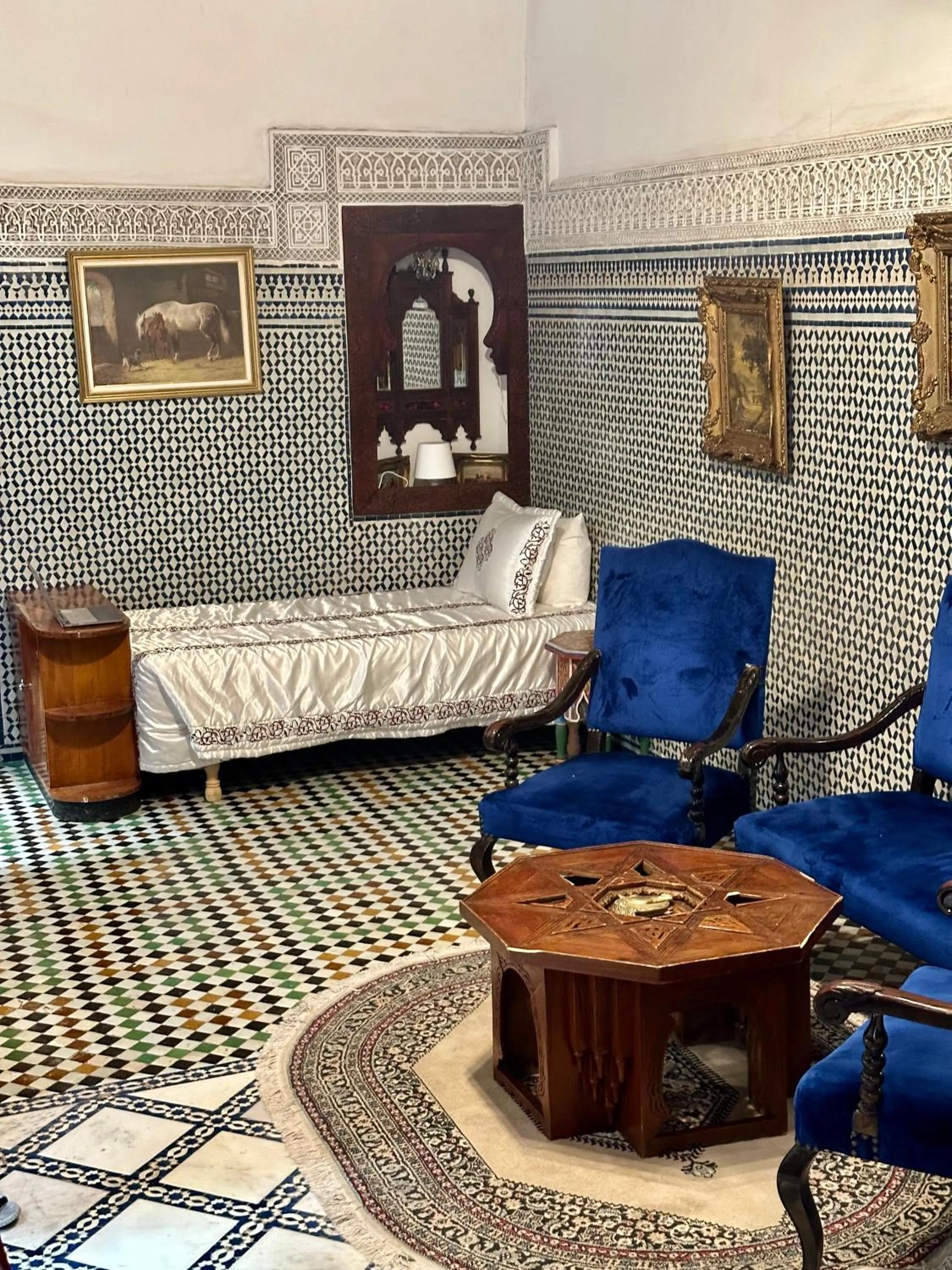 Seating area in Riad Damia Suite & Spa