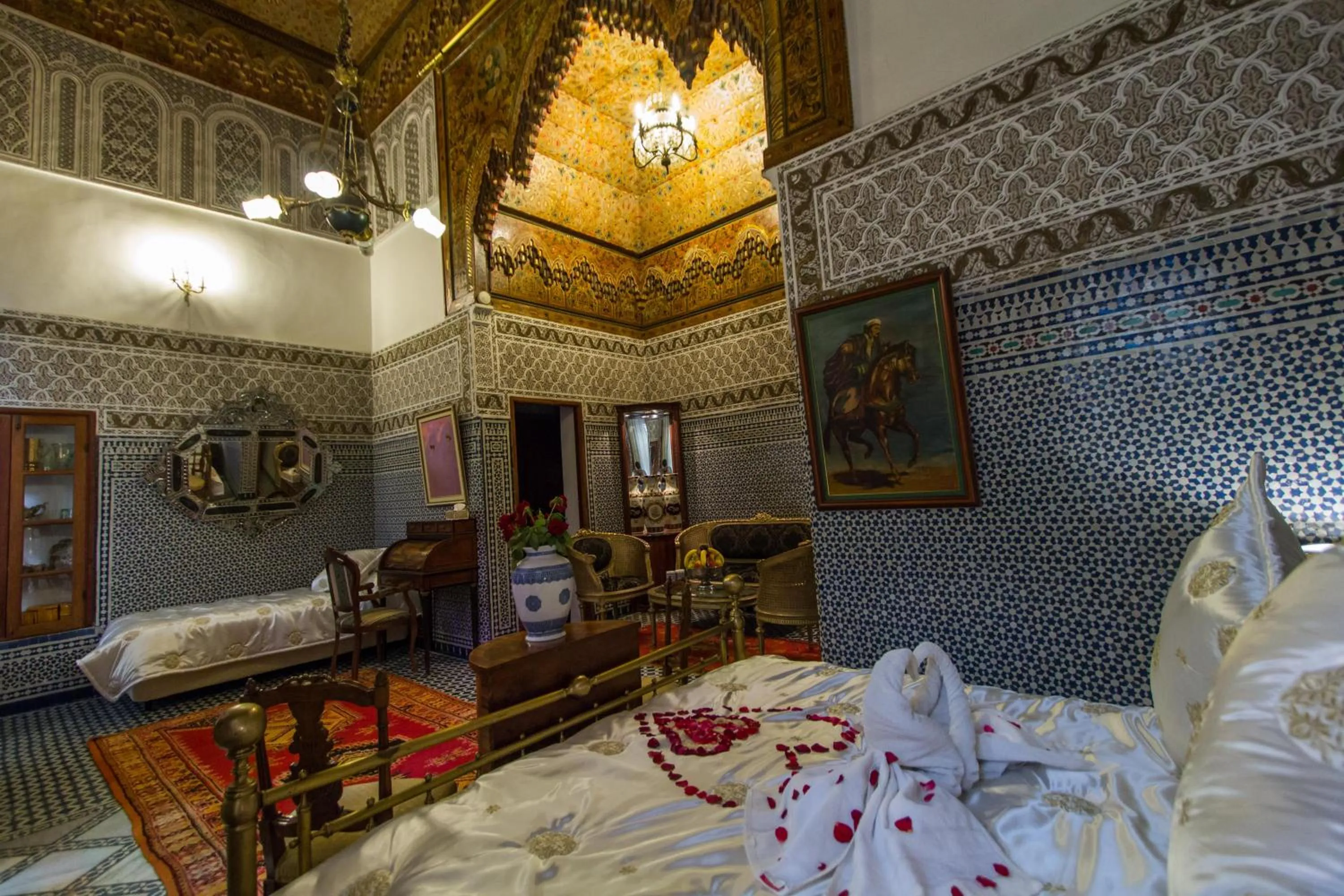 Photo of the whole room, Bed in Riad Damia Suite & Spa