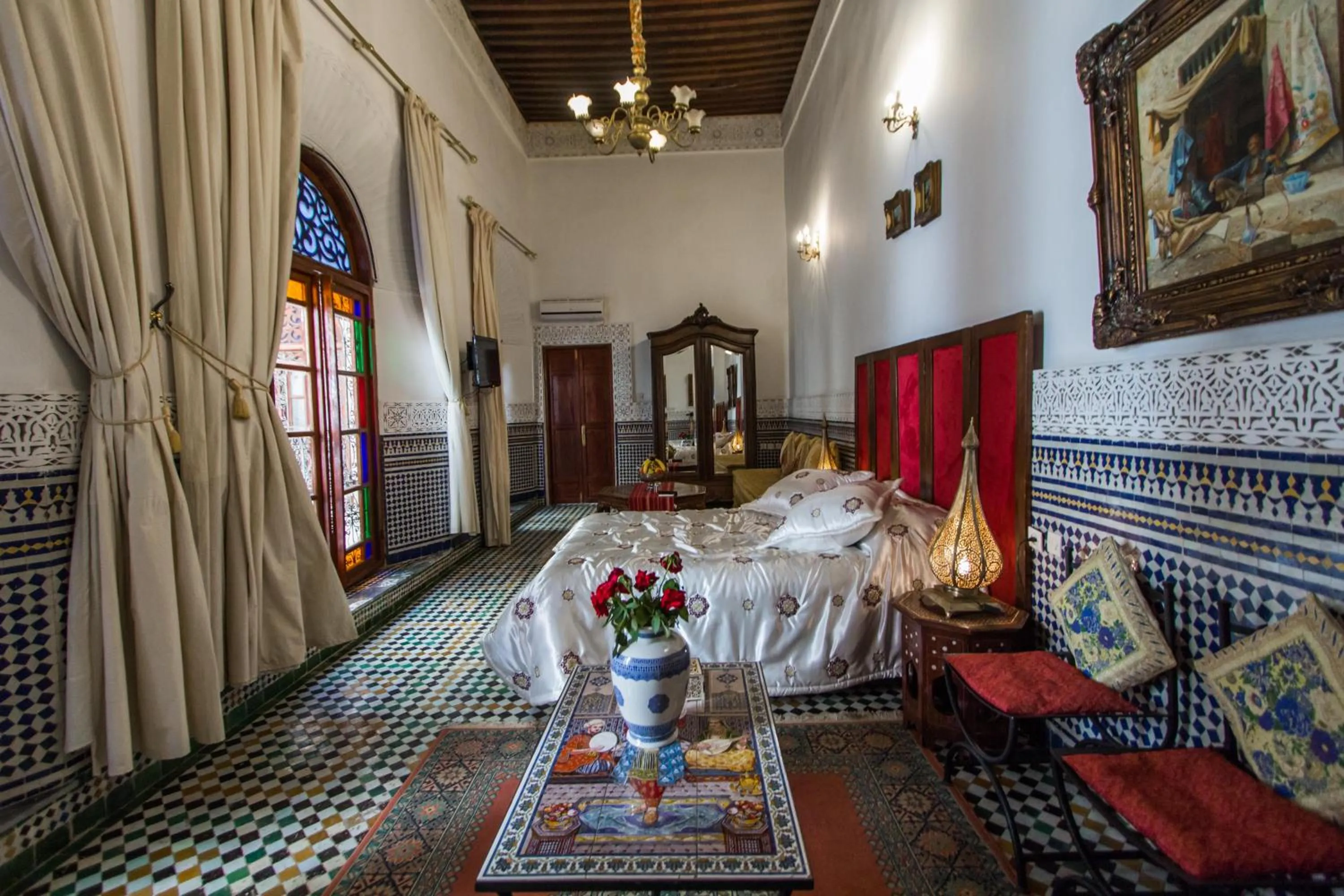 Photo of the whole room, Bed in Riad Damia Suite & Spa