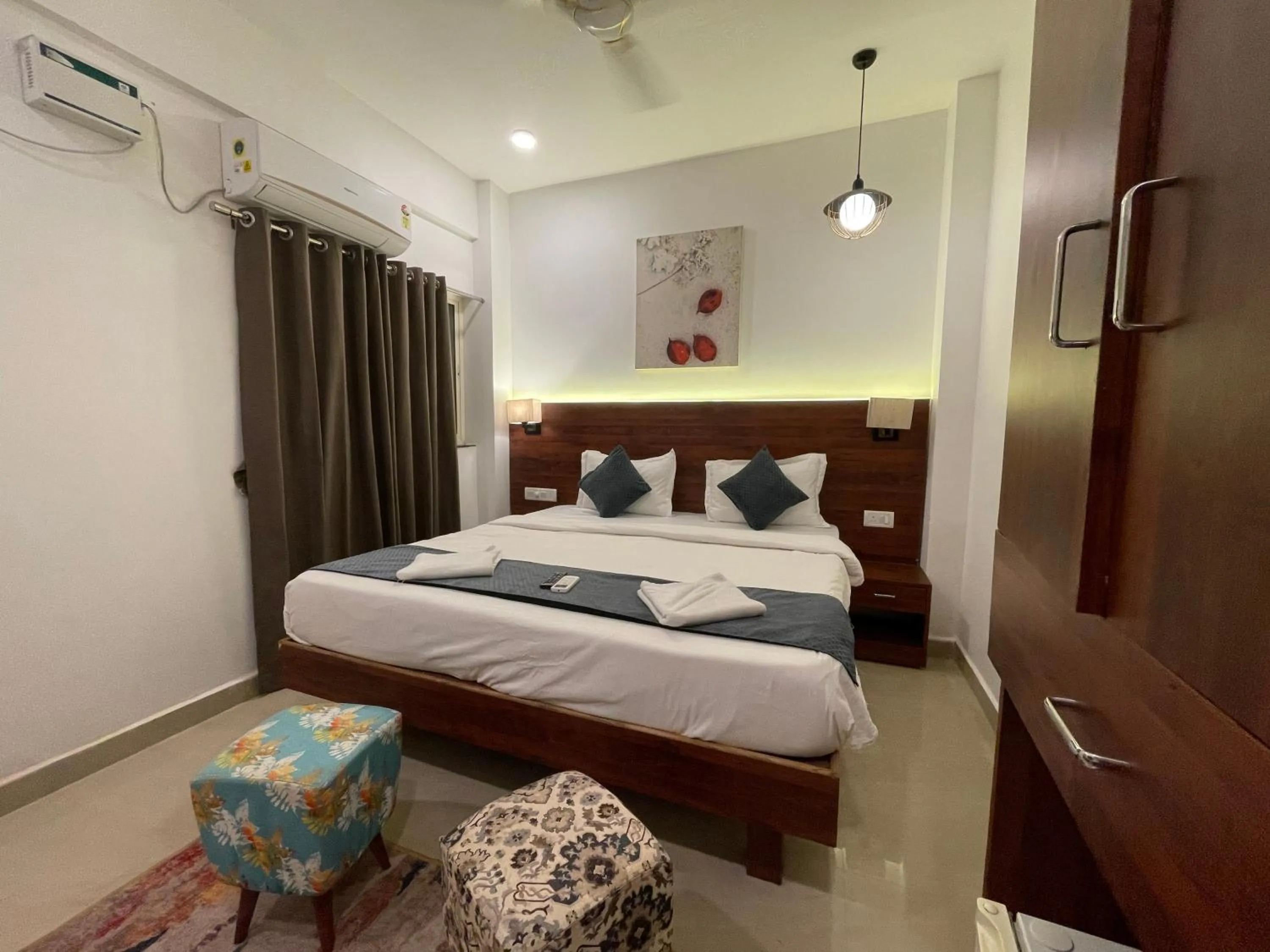 Shower, Bed in Yellow Sky By Rj14, Baga Beach