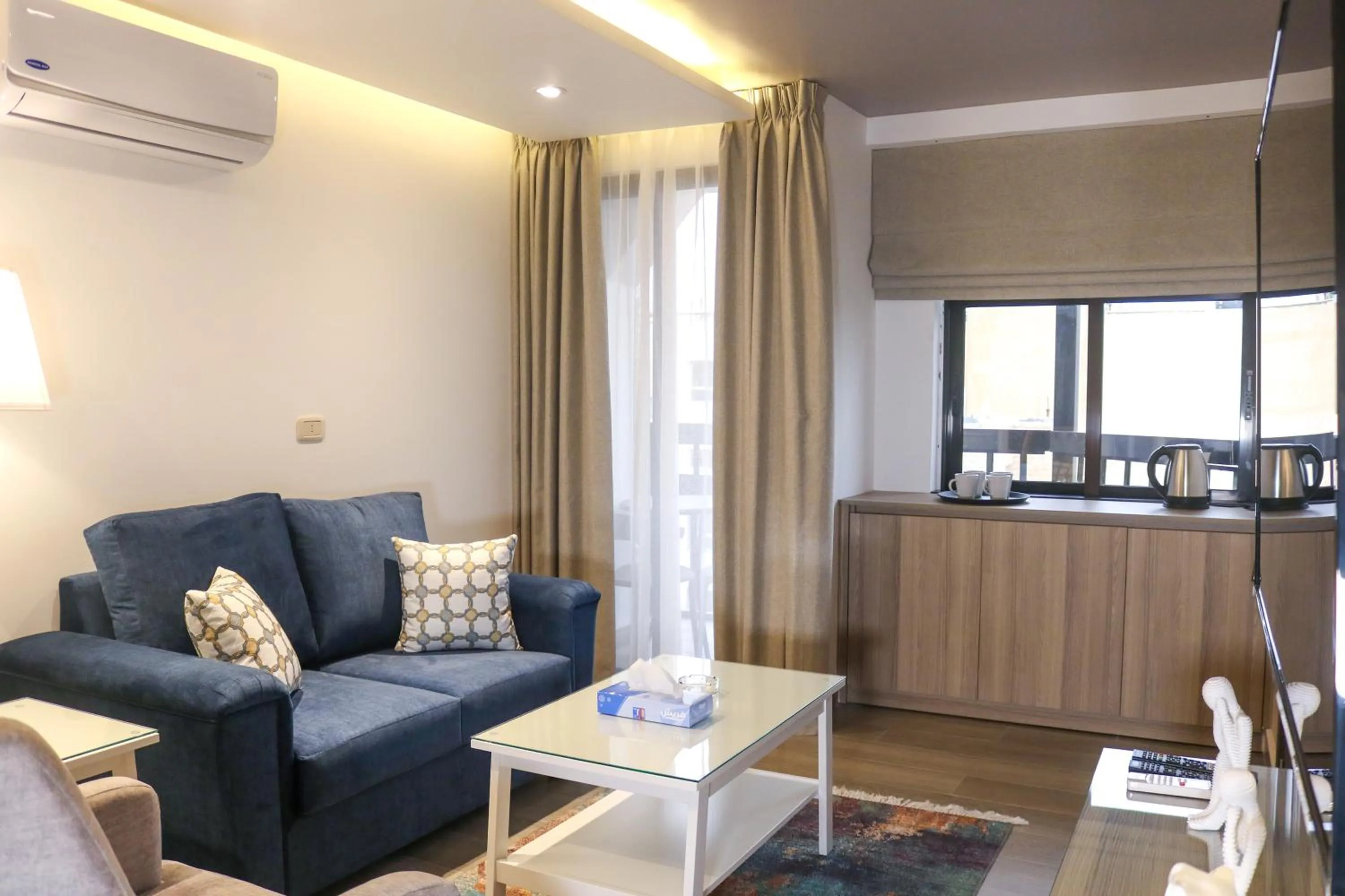 Coffee/tea facilities in Red Carpet Hotel & Suites