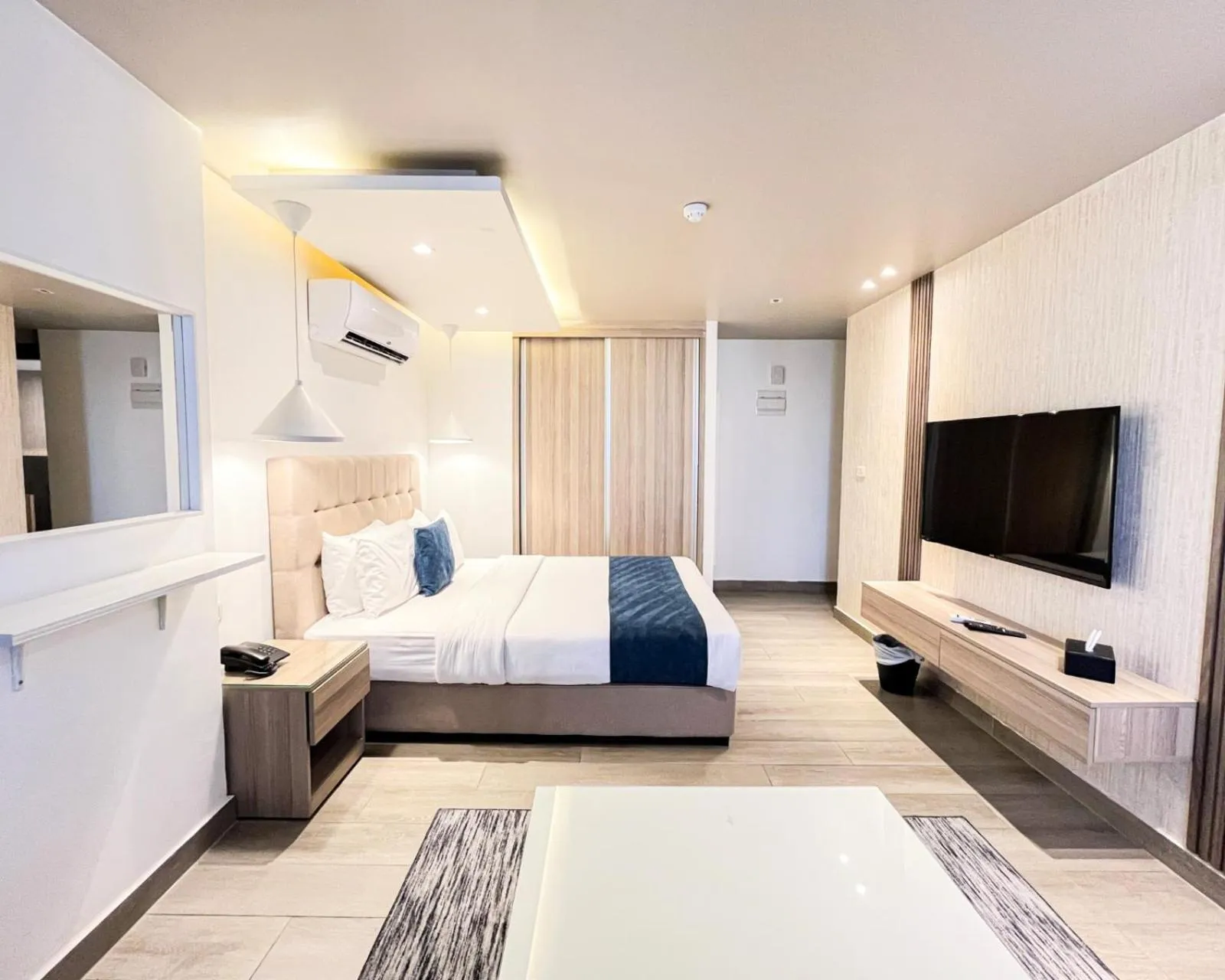 Bedroom, Bed in Red Carpet Hotel & Suites