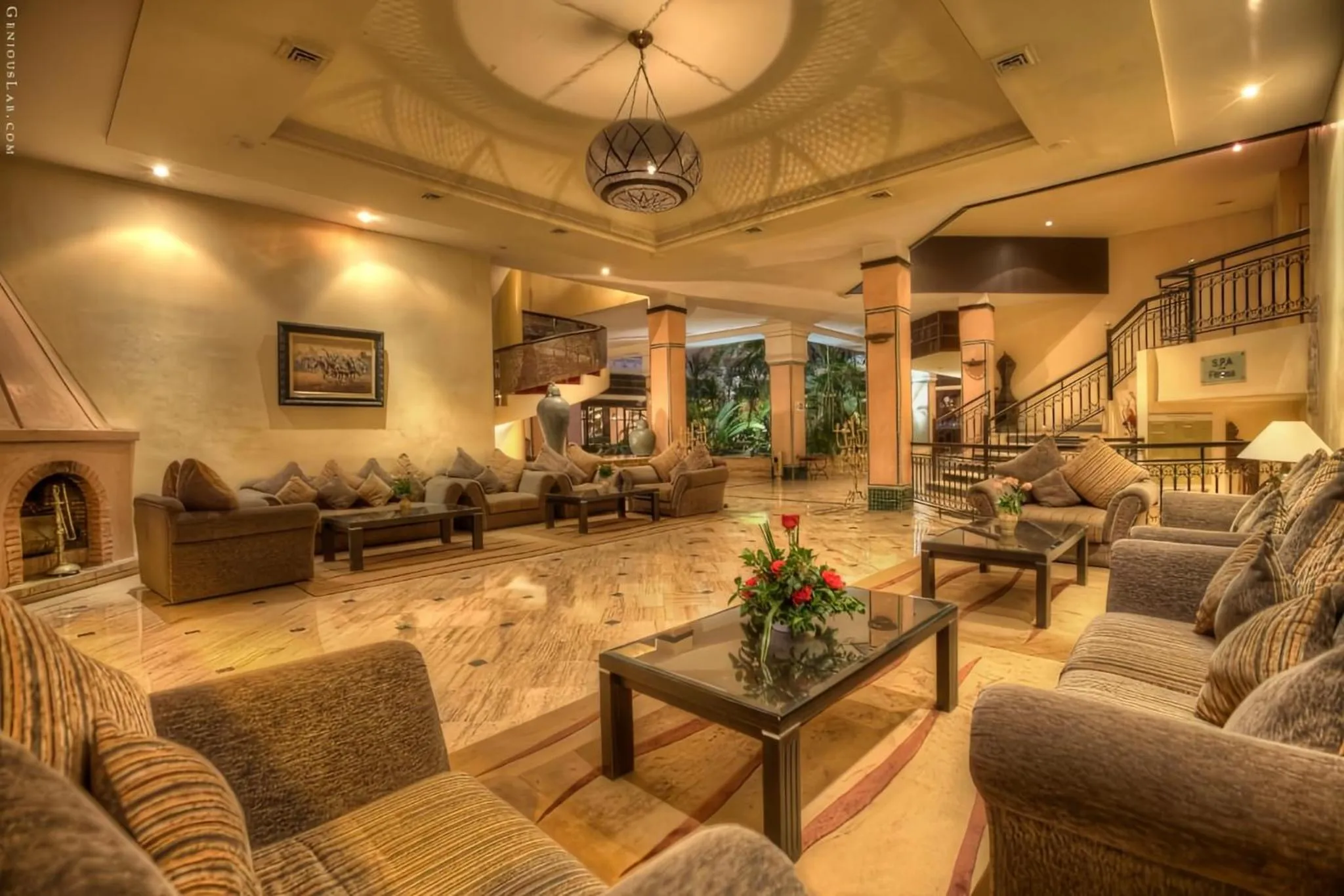 Living room in Hôtel Le Semiramis Marrakech by Bravia Hotels