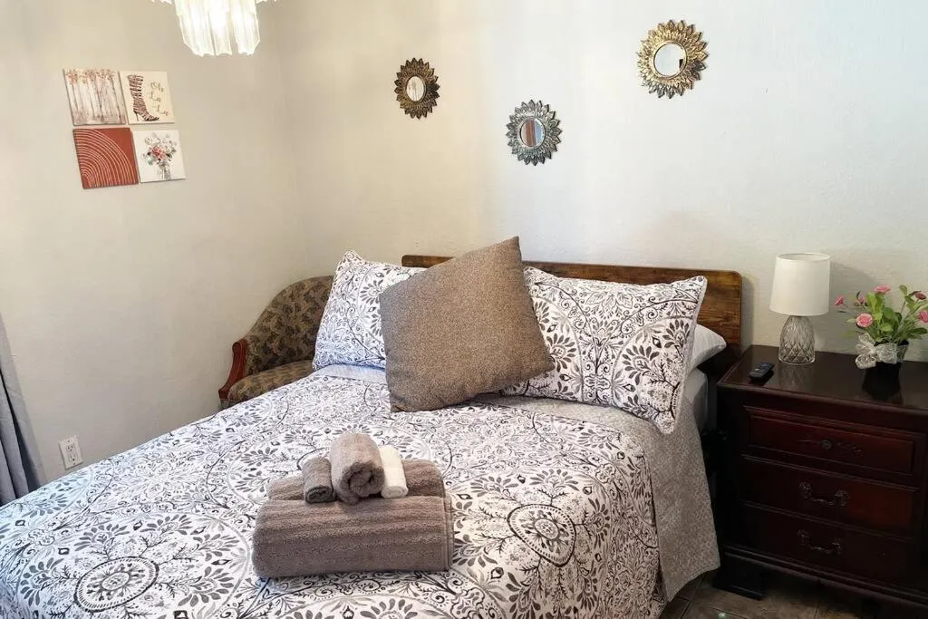 Bedroom, Bed in Amazing & cozy Duplex near Zoo Miami !