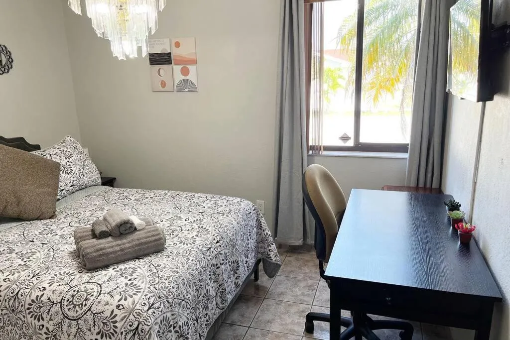 Bedroom, Bed in Amazing & cozy Duplex near Zoo Miami !