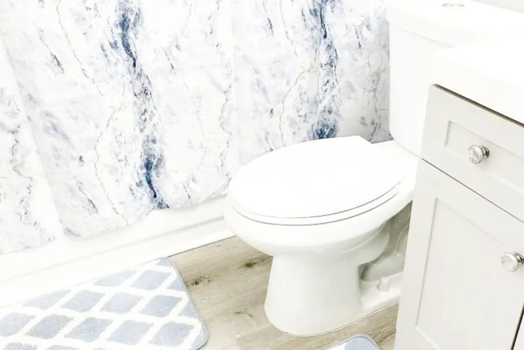 Bathroom in Amazing & cozy Duplex near Zoo Miami !