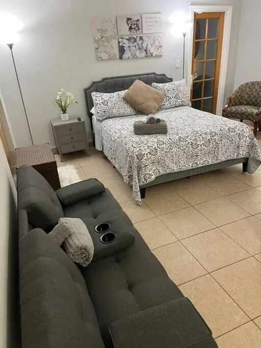 Bedroom, Bed in Amazing & cozy Duplex near Zoo Miami !