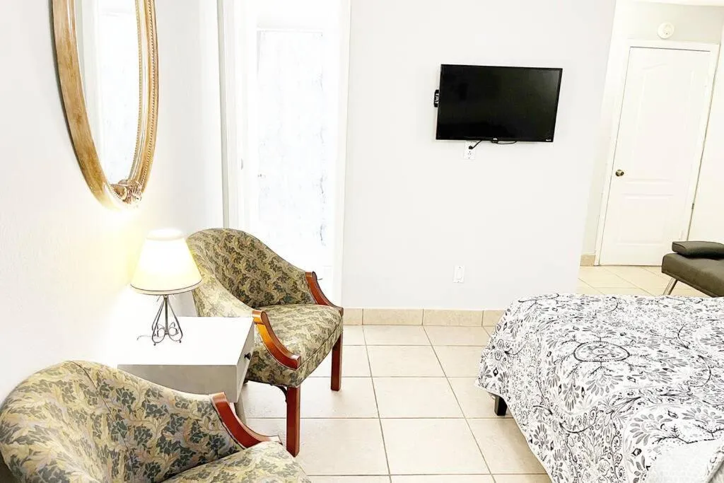 Bedroom, Bed in Amazing & cozy Duplex near Zoo Miami !