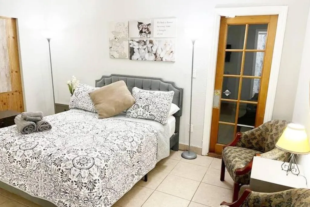 Bedroom, Bed in Amazing & cozy Duplex near Zoo Miami !