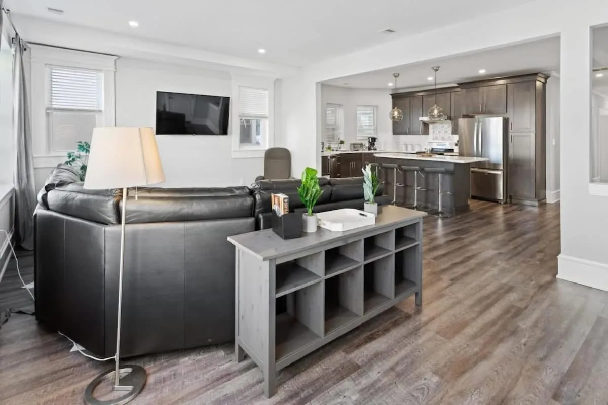 3 Beachfront Apts with 12BR 6BA in AC