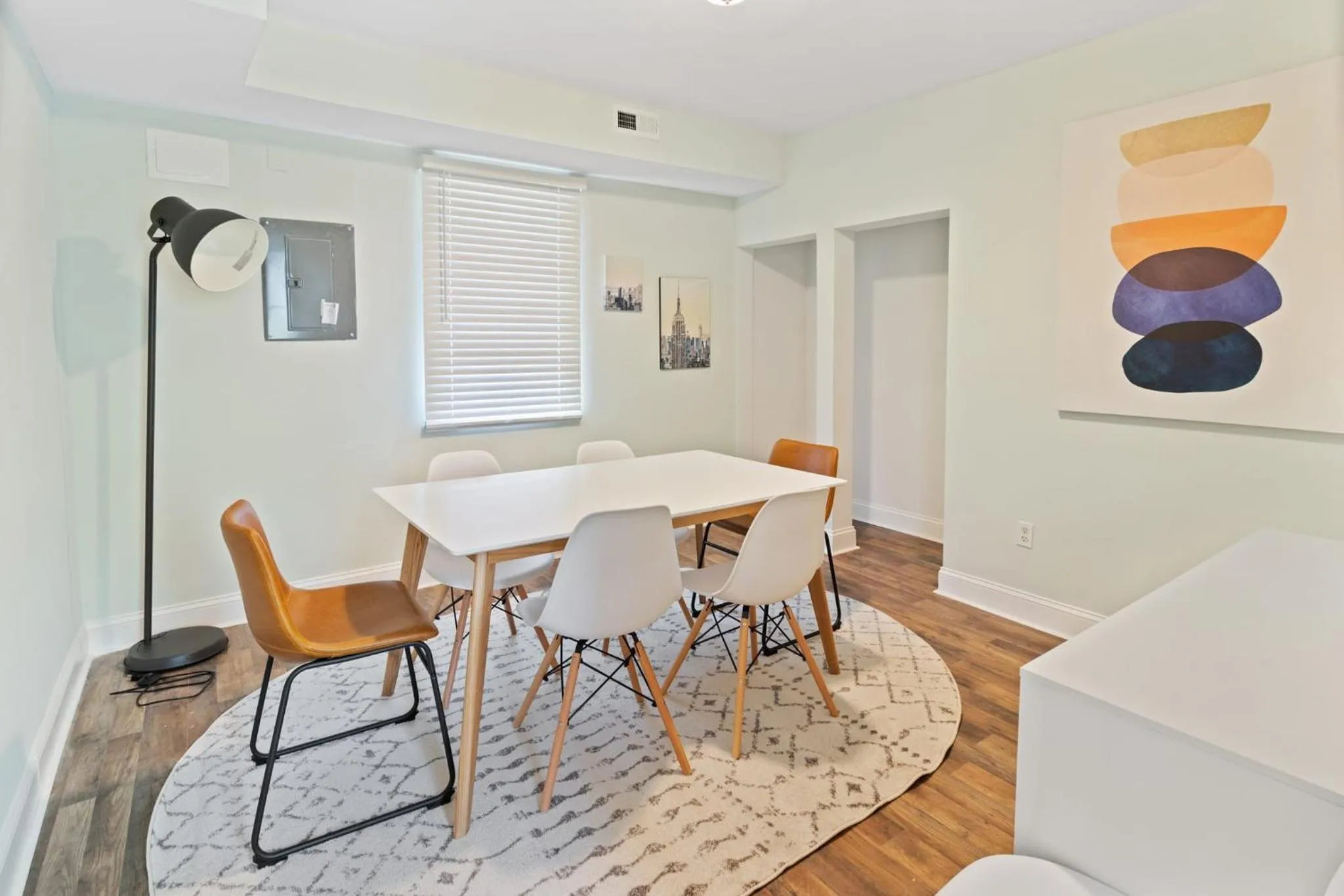 9BR Beach Block House with 13 Beds in Central Atlantic City