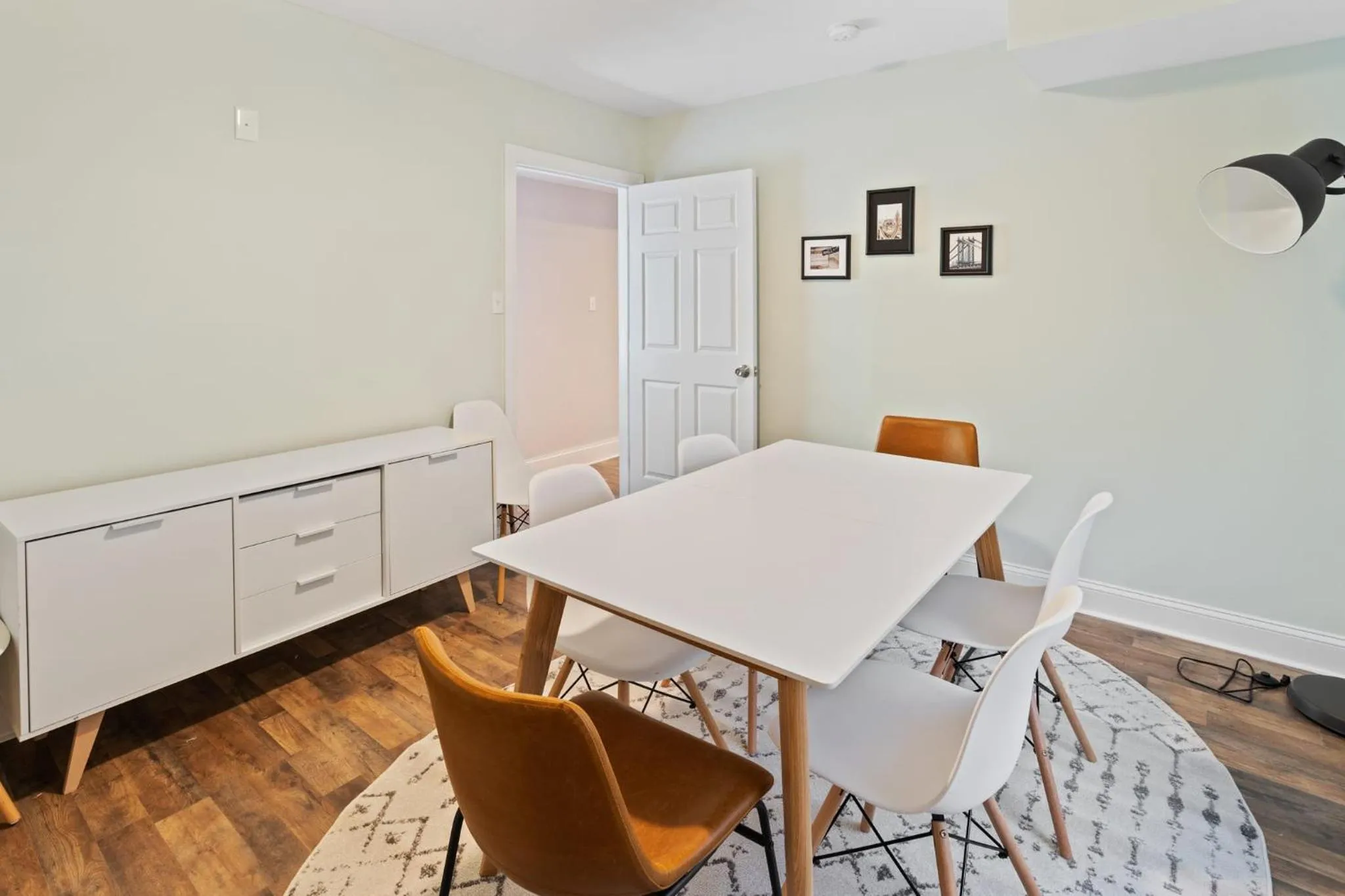 9BR Beach Block House with 13 Beds in Central Atlantic City