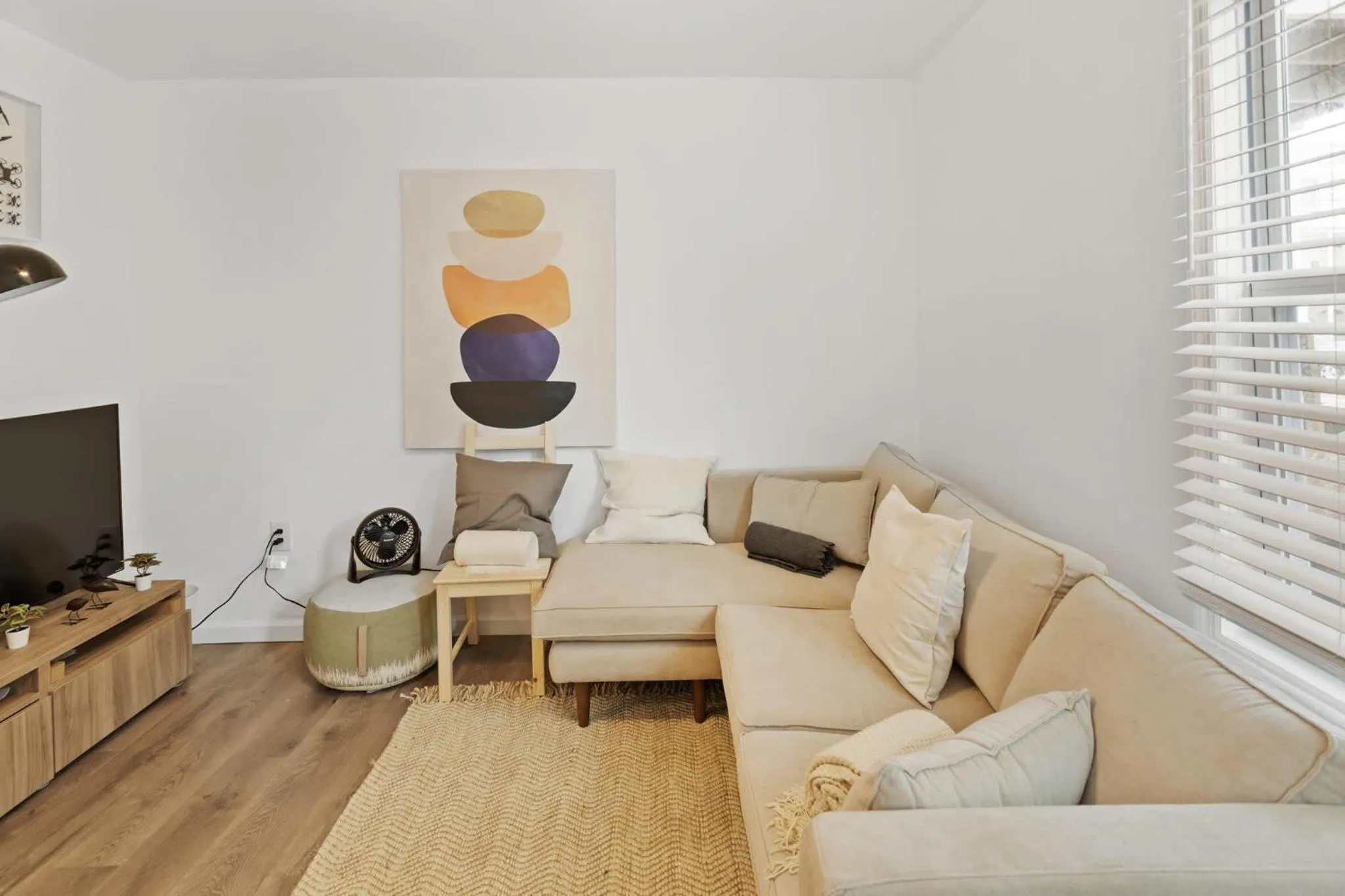 9BR Beach Block House with 13 Beds in Central Atlantic City