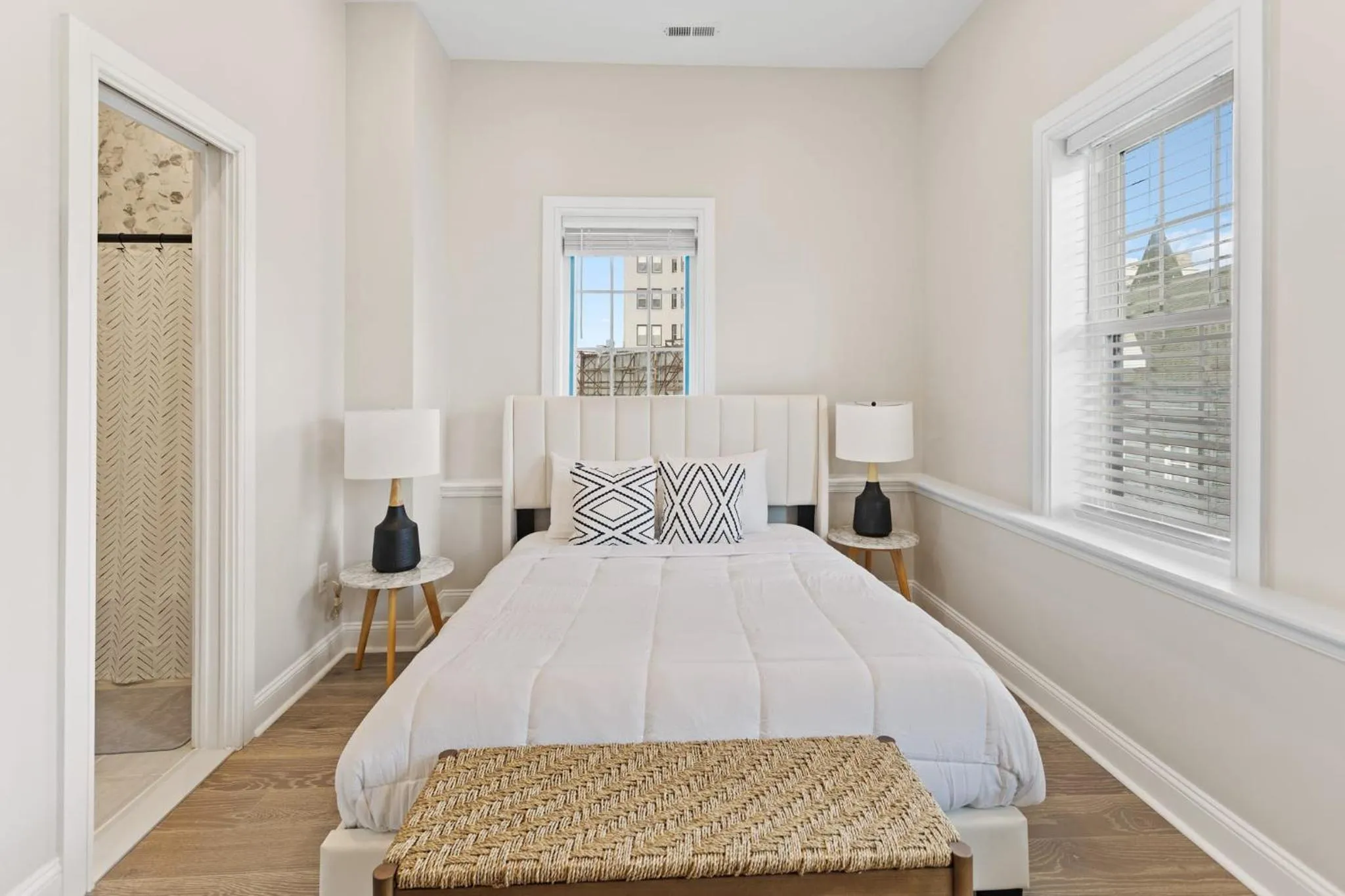 Bed in Loopin Around Atlantic City Luxe 5BR Townhouse in Orange Loop