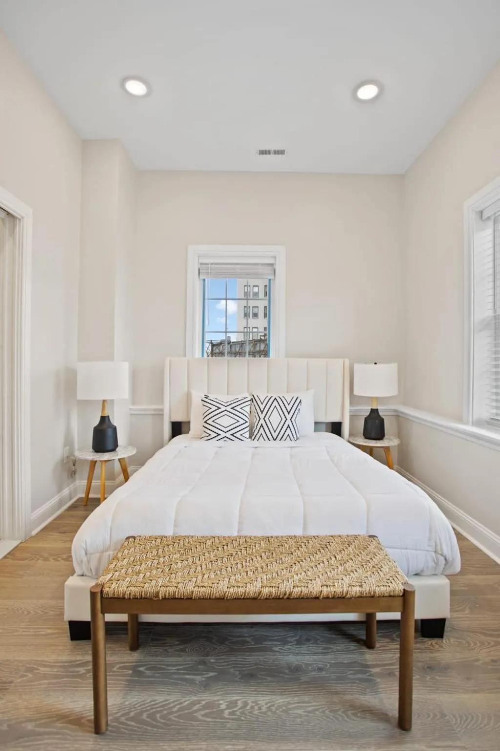 Bed in Loopin Around Atlantic City Luxe 5BR Townhouse in Orange Loop