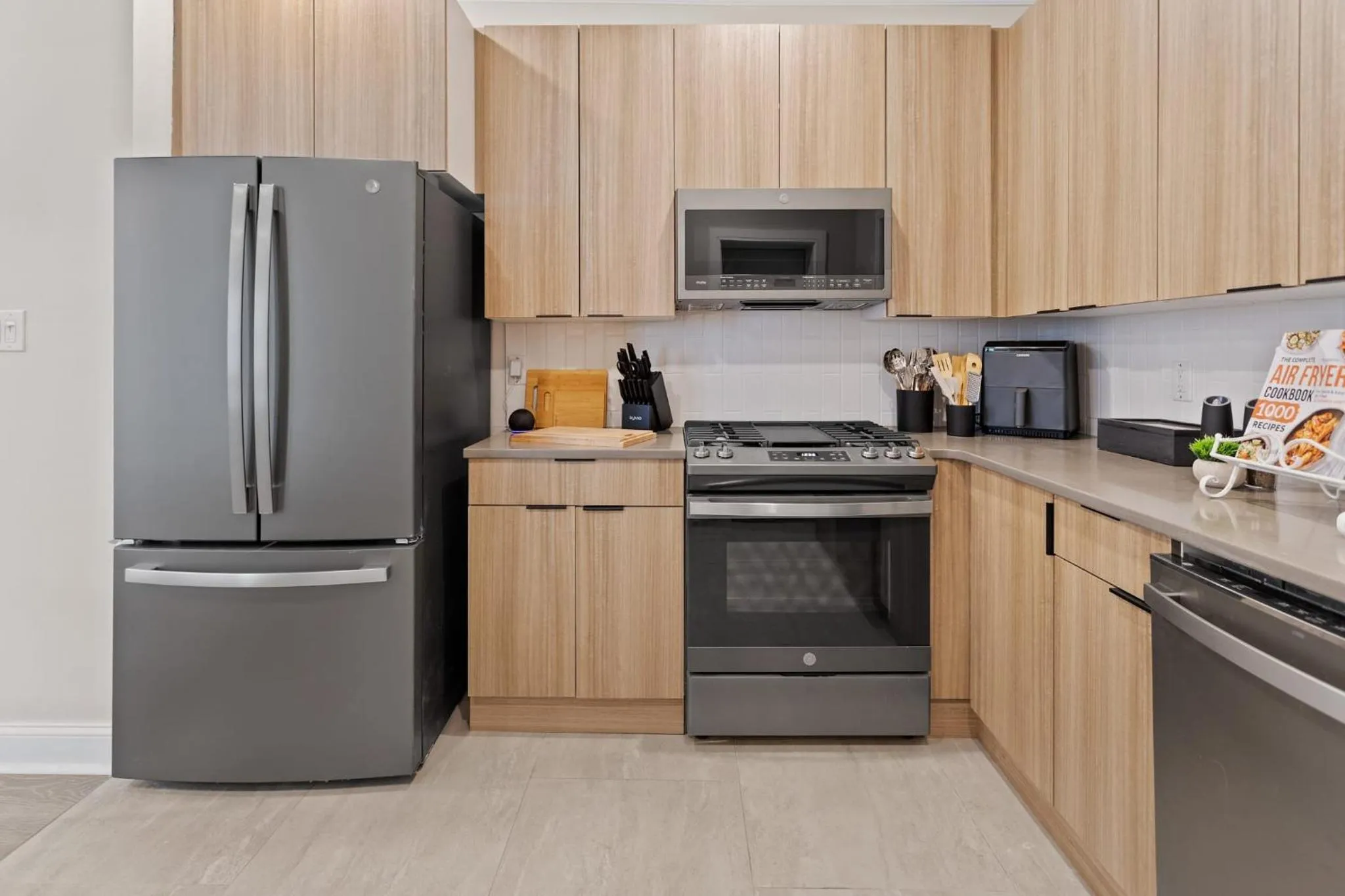 Loopin Around Atlantic City Luxe 5BR Townhouse in Orange Loop