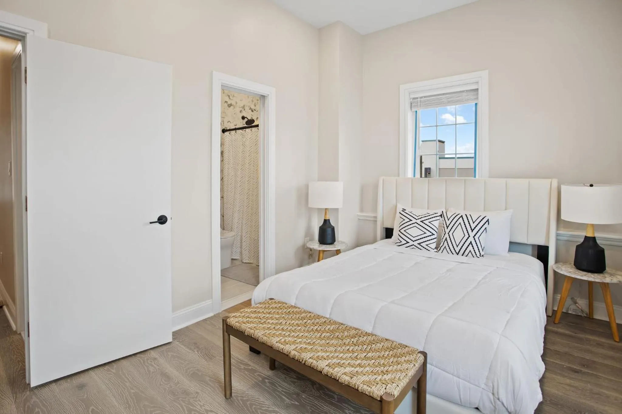 Bed in Loopin Around Atlantic City Luxe 5BR Townhouse in Orange Loop