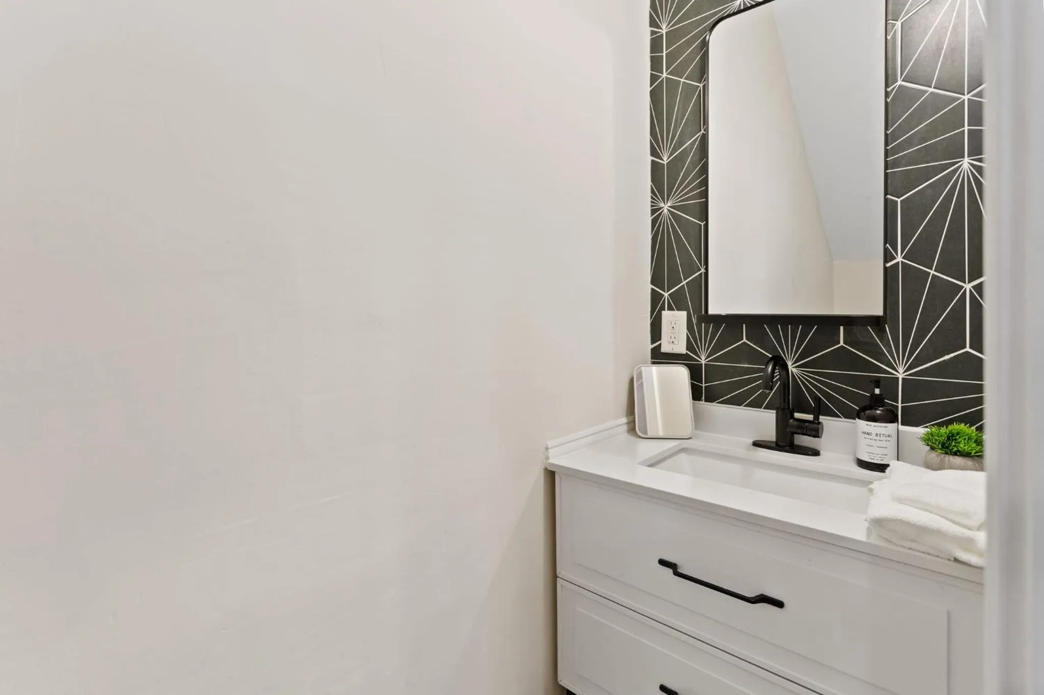 Loopin Around Atlantic City Luxe 5BR Townhouse in Orange Loop