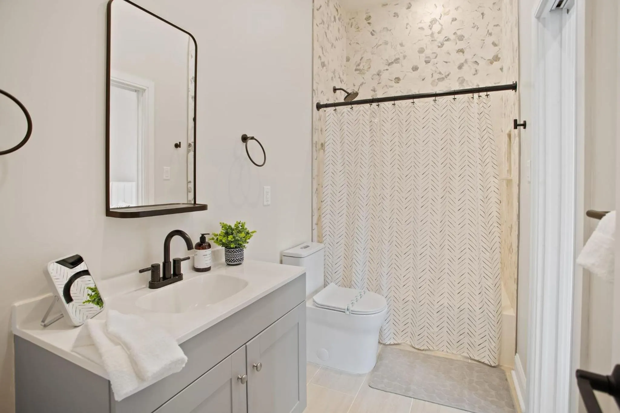 Loopin Around Atlantic City Luxe 5BR Townhouse in Orange Loop