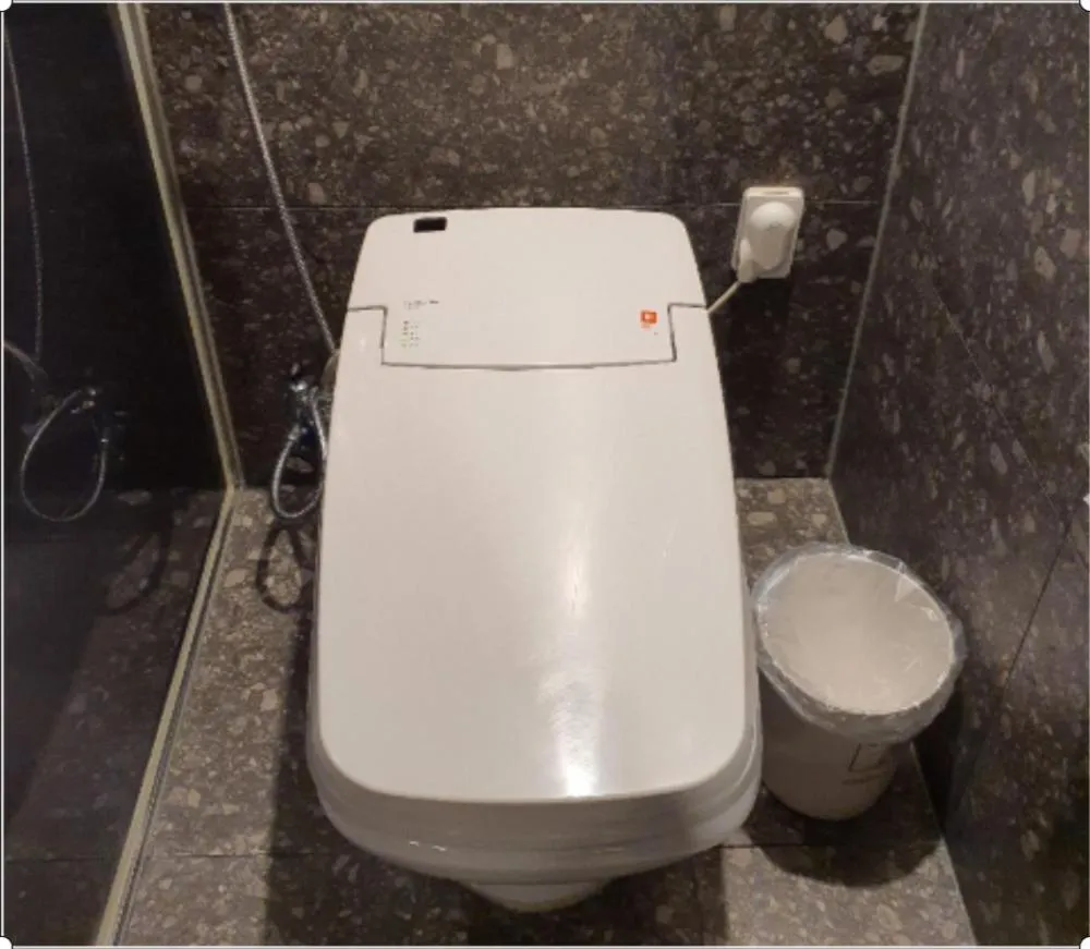 Toilet in Gracias Hotel Gimhae