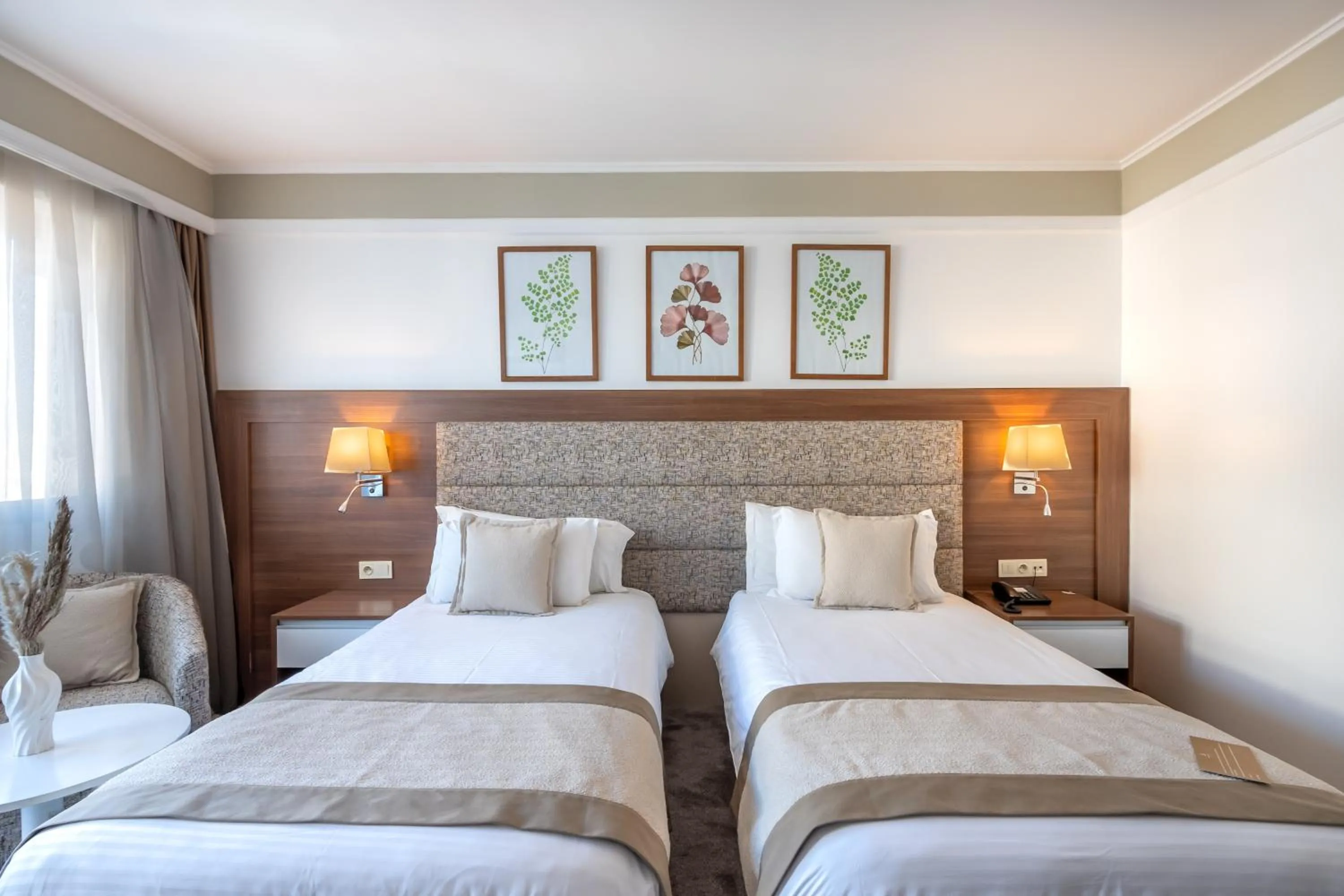 Staff, Bed in Kenzi Basma