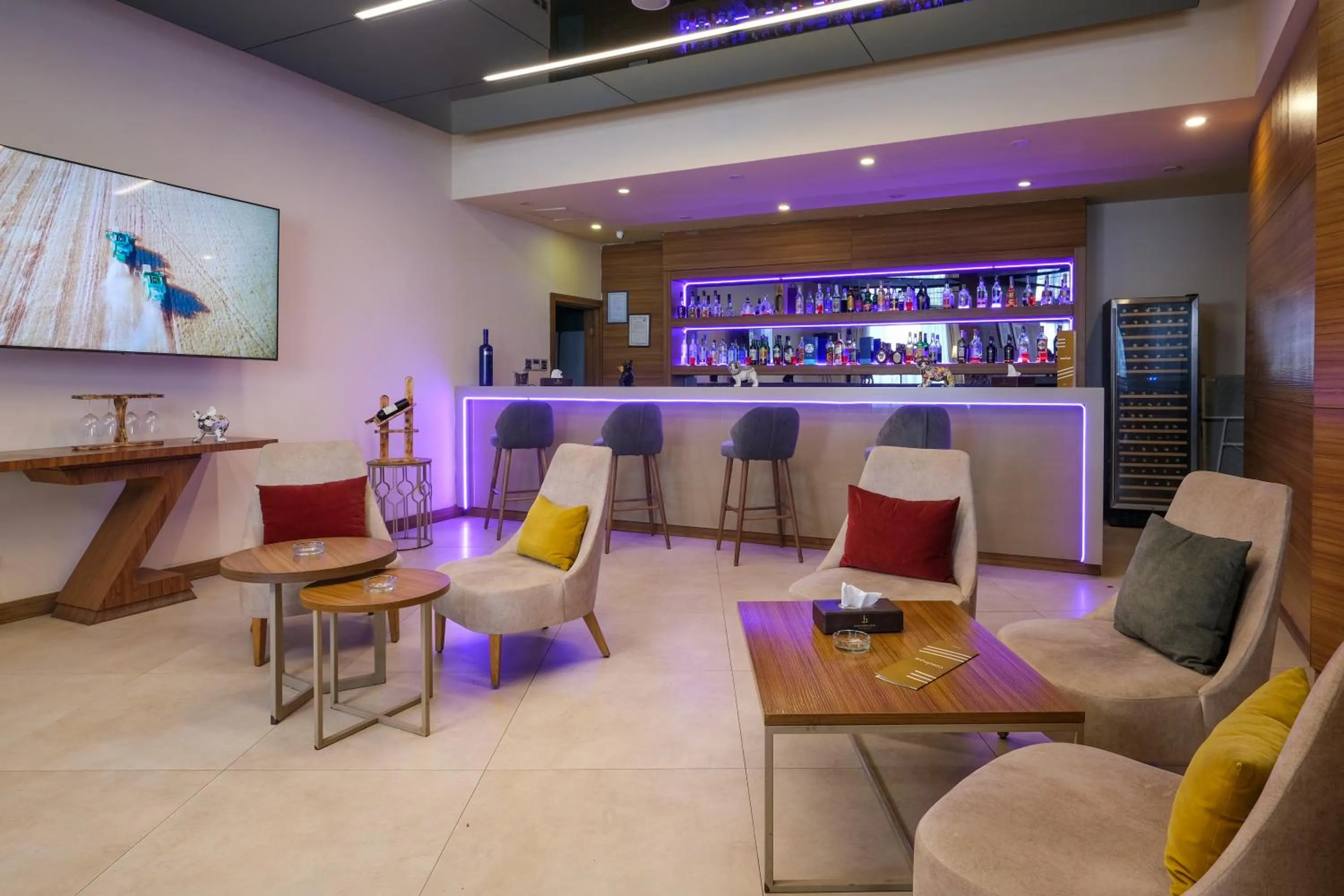 Restaurant/places to eat in Kenzi Basma