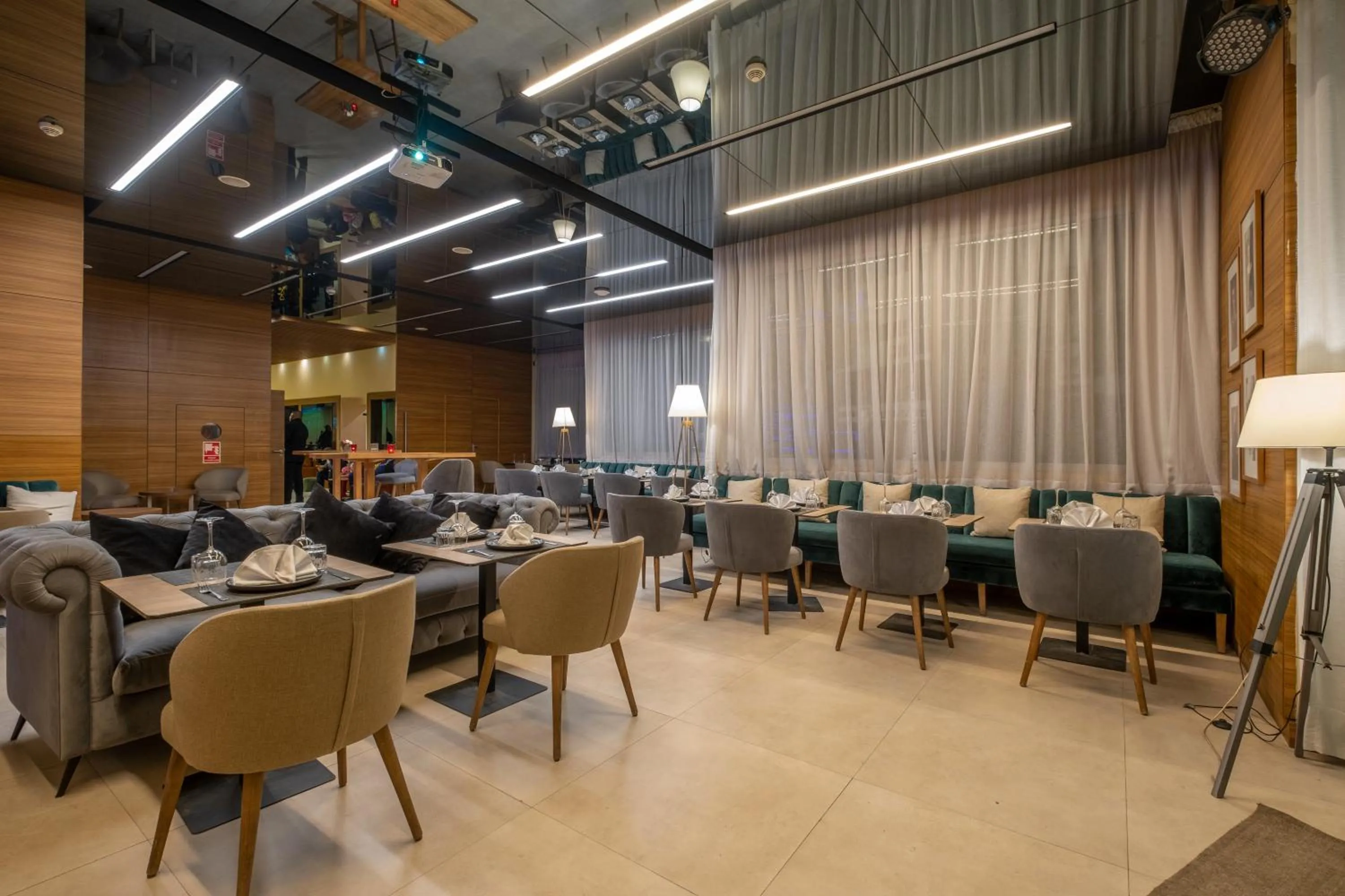 Restaurant/places to eat in Kenzi Basma