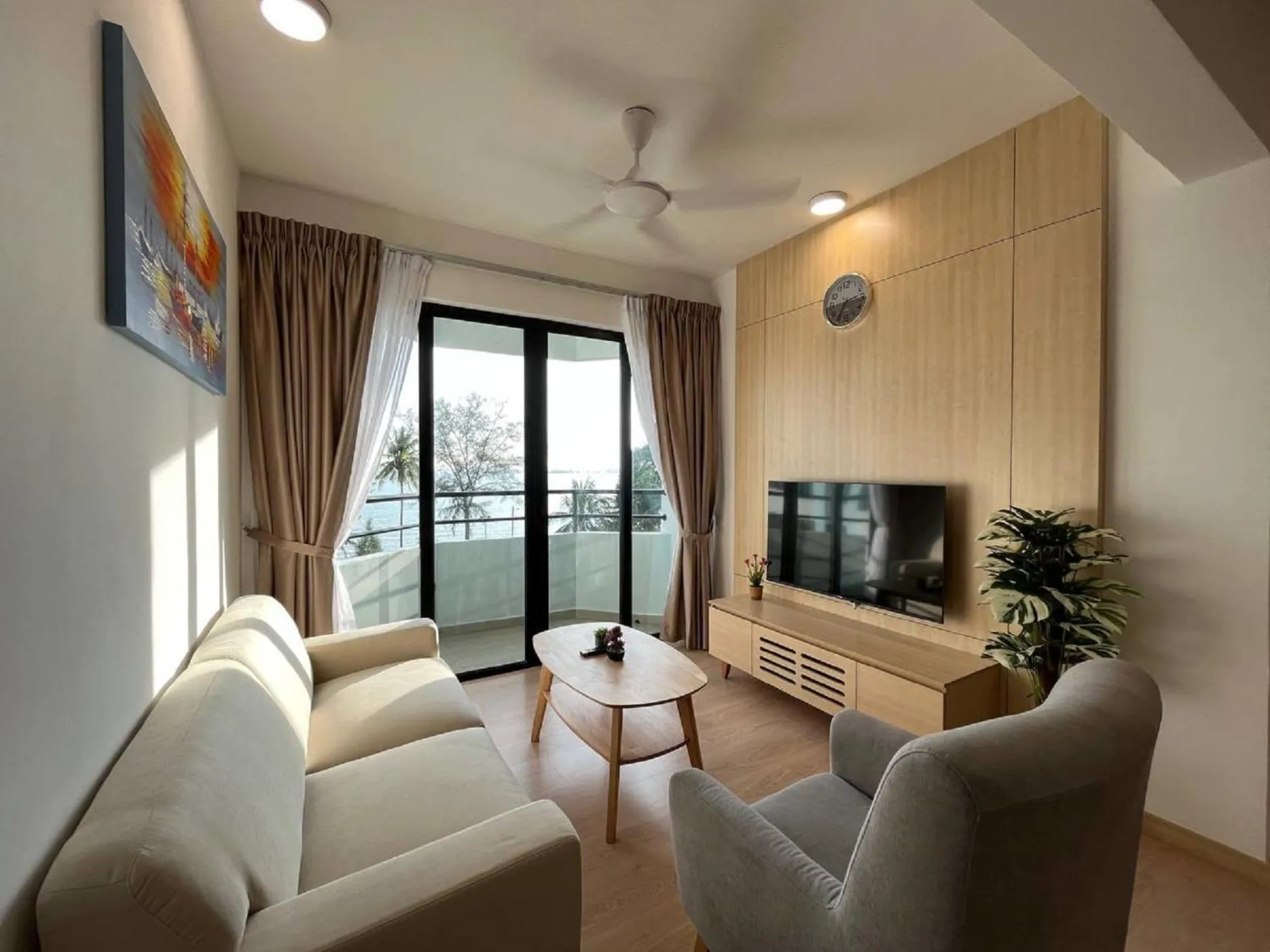 TV and multimedia in Mutiara Melaka Beach Paradise by Glex