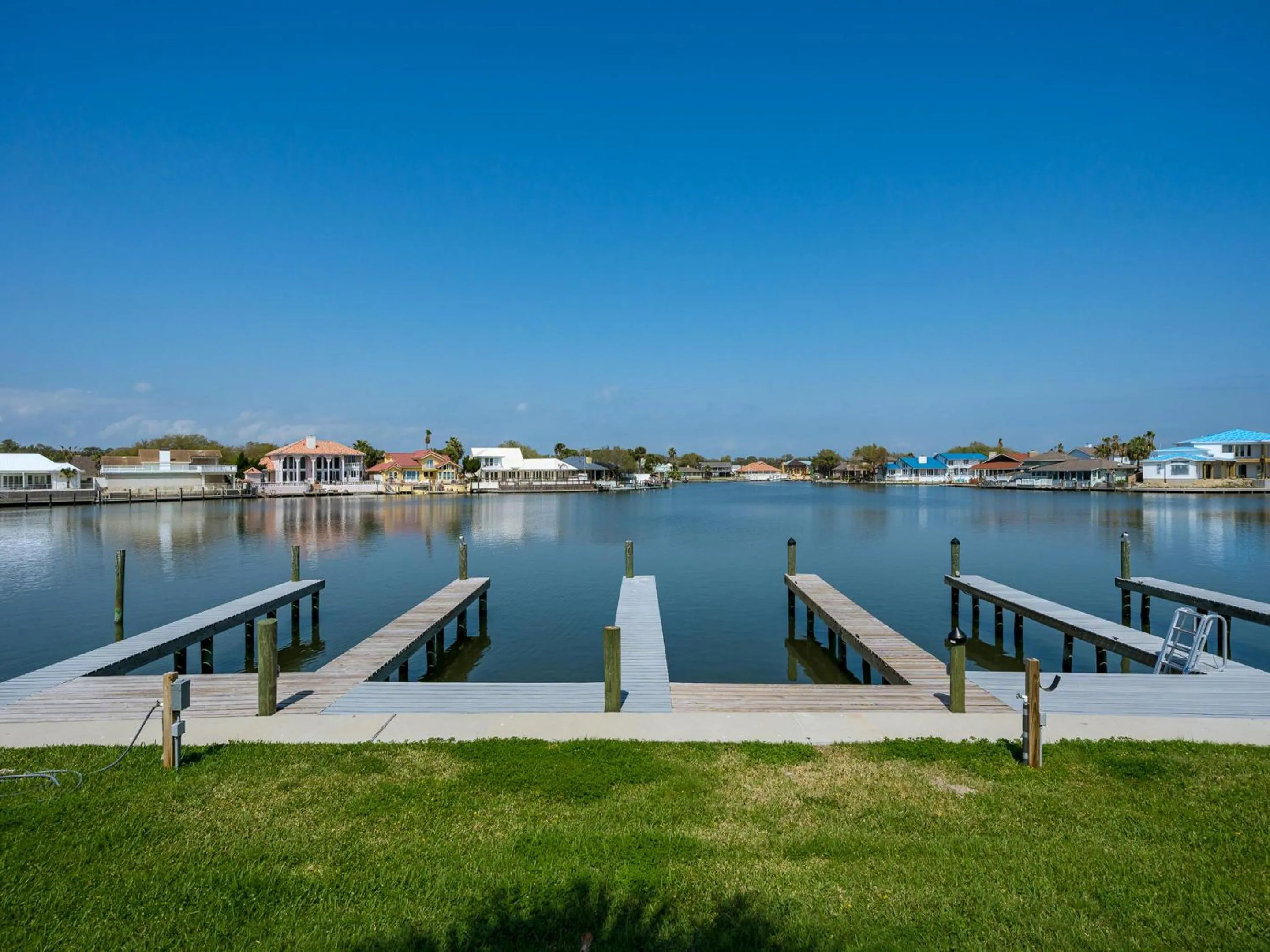 Property building in Gaetanos Getaway