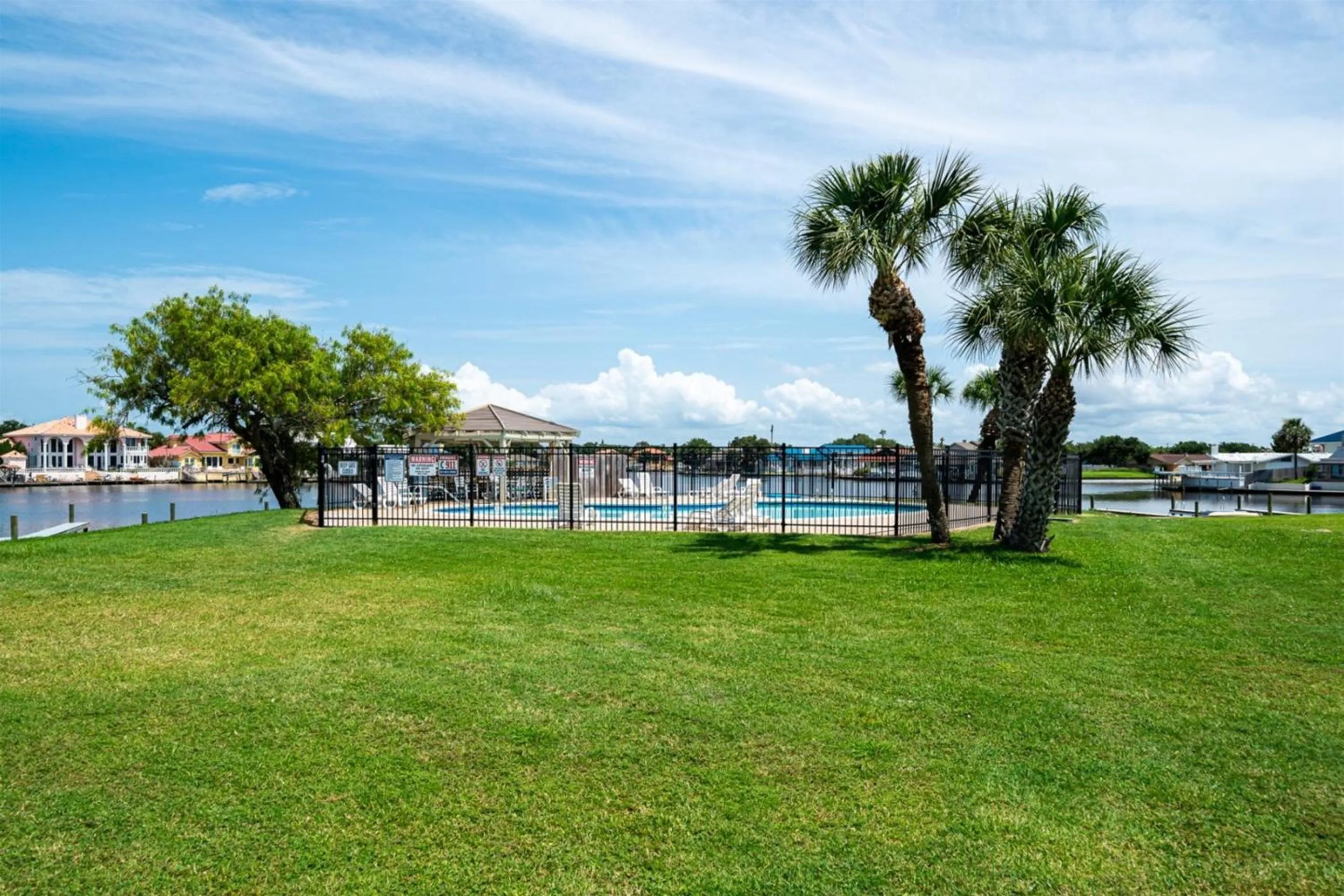 Property building in Gaetanos Getaway