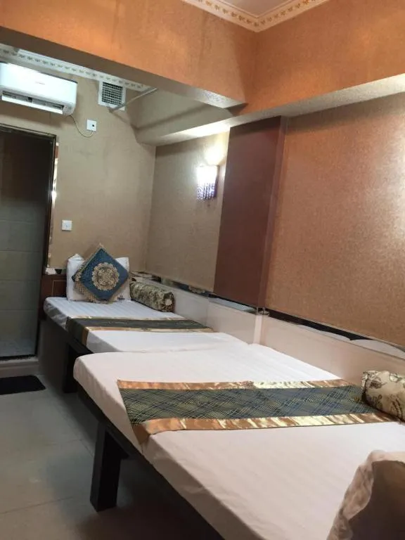 Bathroom in Toronto Motel HongKong