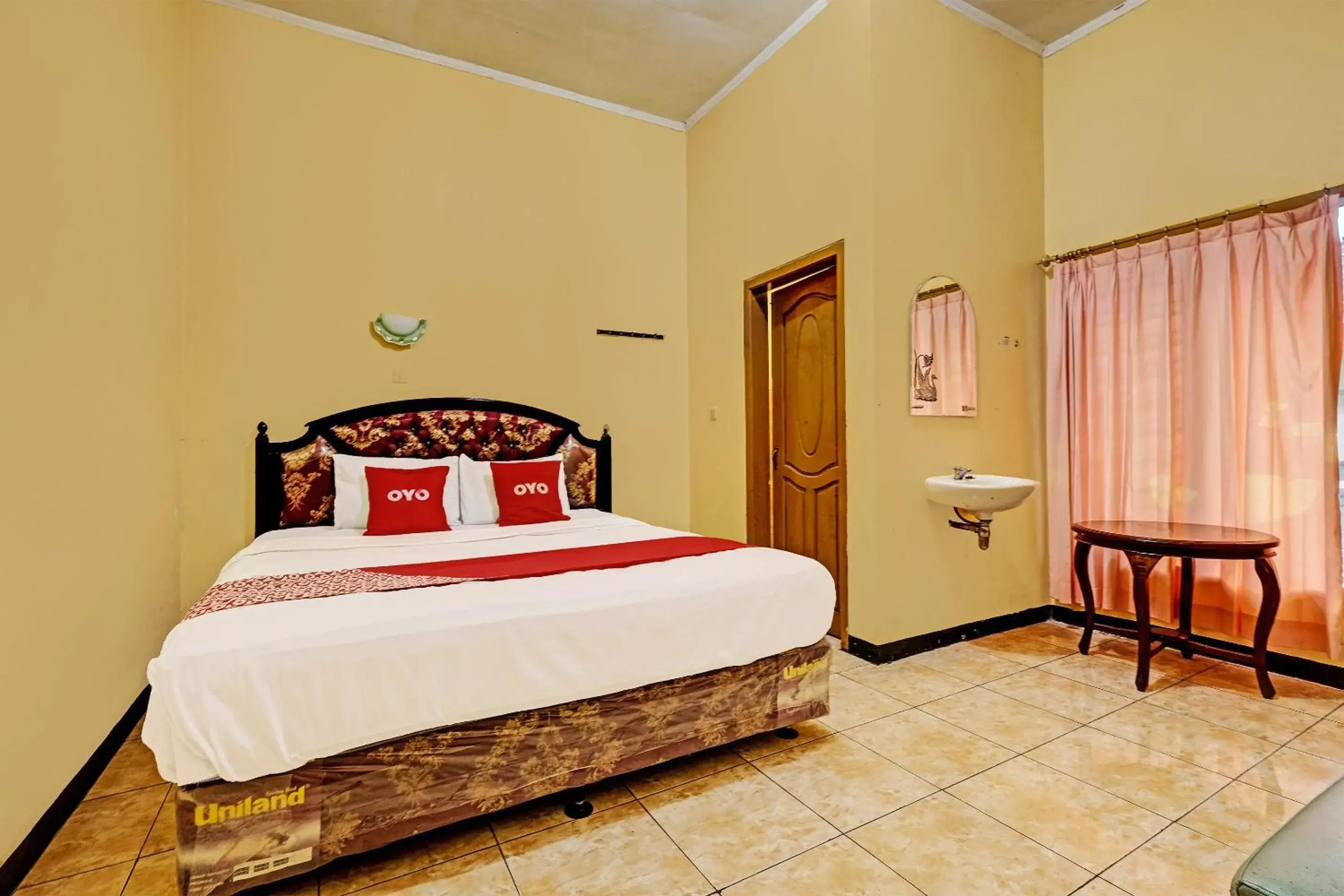 OYO 92406 Hotel Renata 1 OYO 92406 Hotel Renata 1