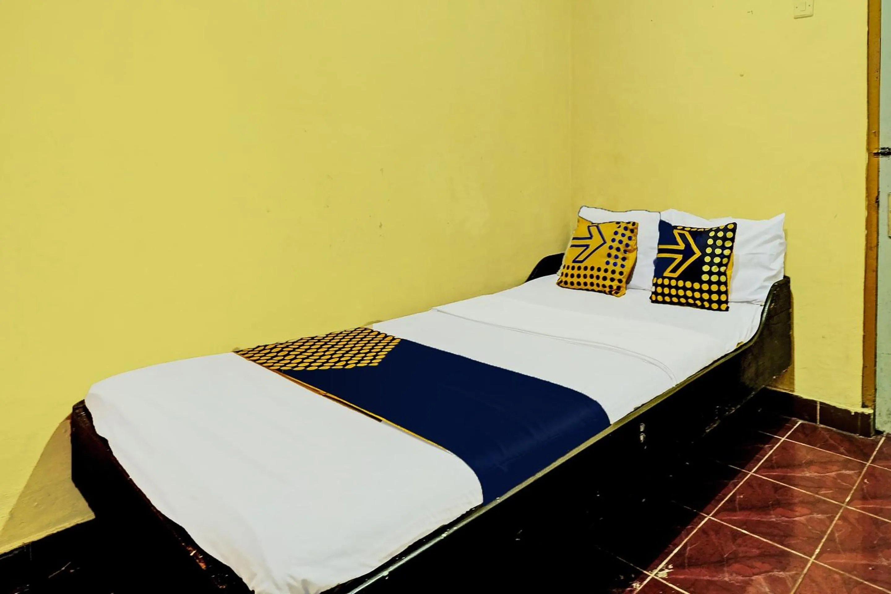 Bedroom in SPOT ON 92414 Hotel Pereng Sari