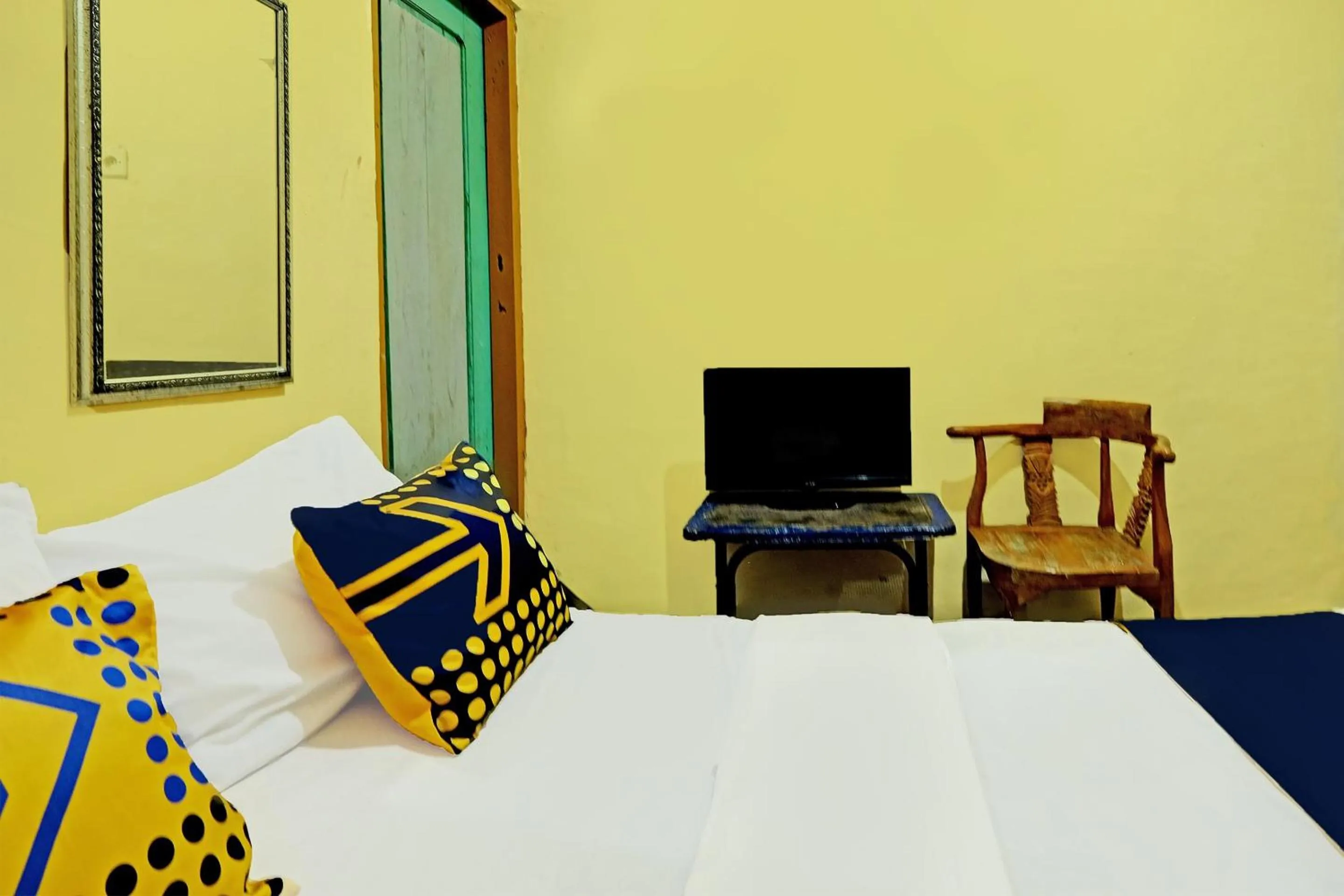 Bedroom in SPOT ON 92414 Hotel Pereng Sari