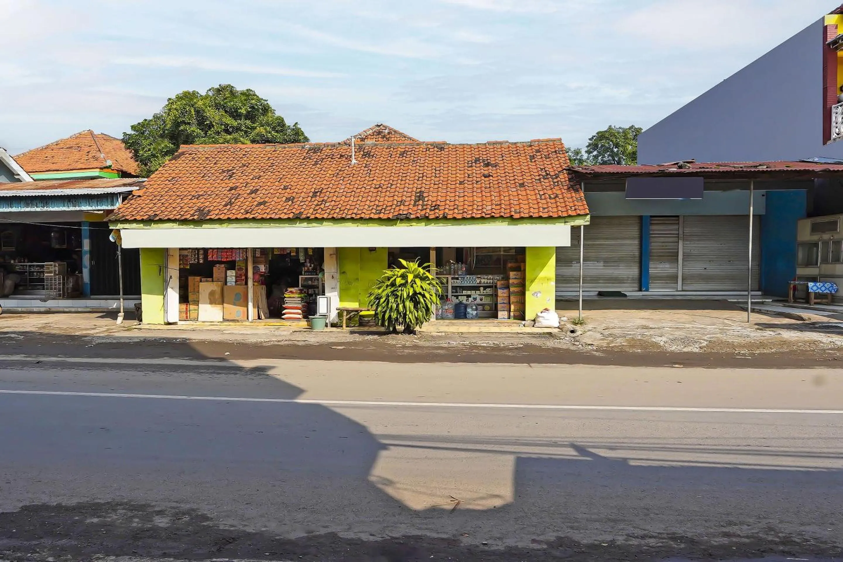 Facade/entrance in Hotel O Salsabila Homestay