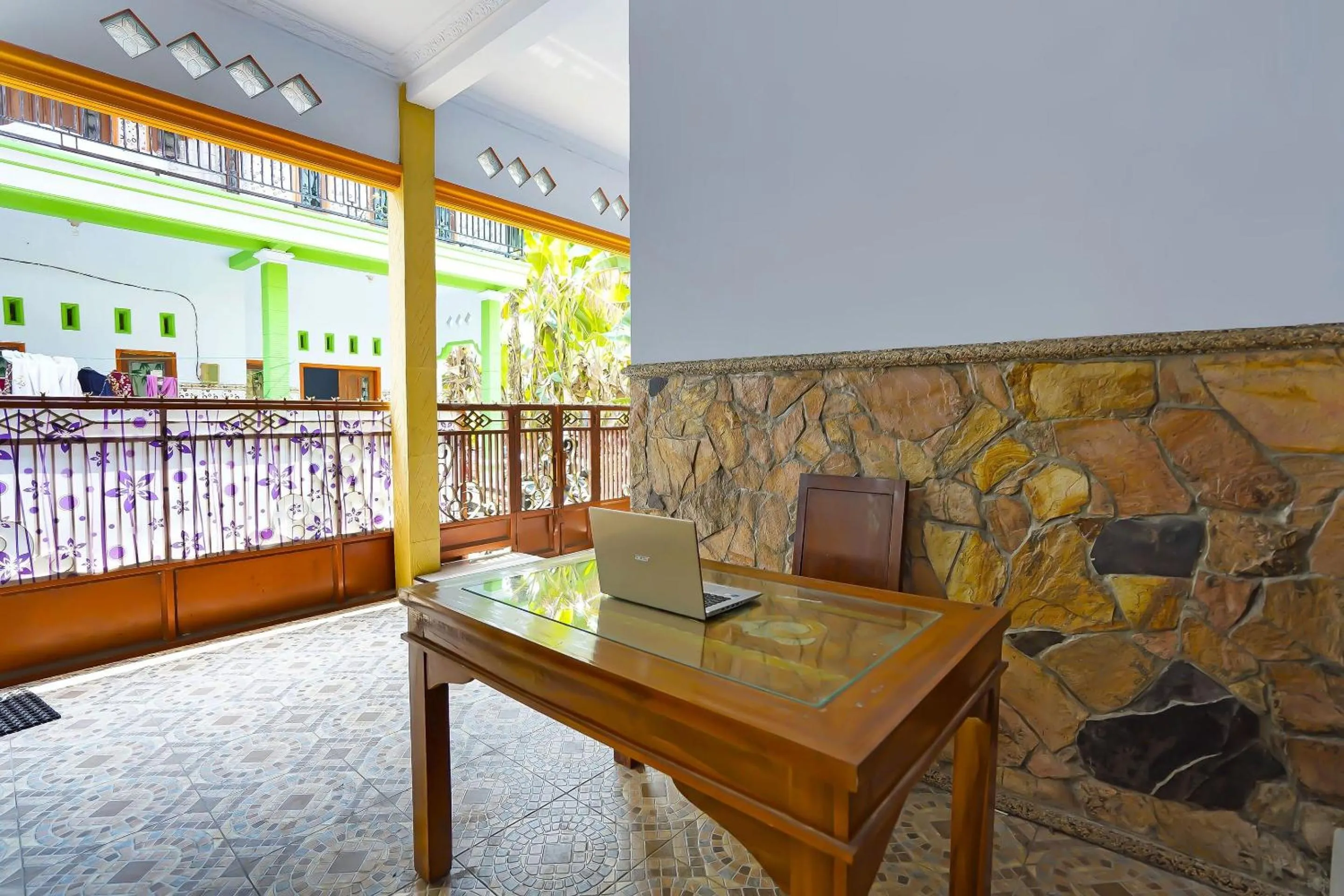 Lobby or reception in Hotel O Salsabila Homestay