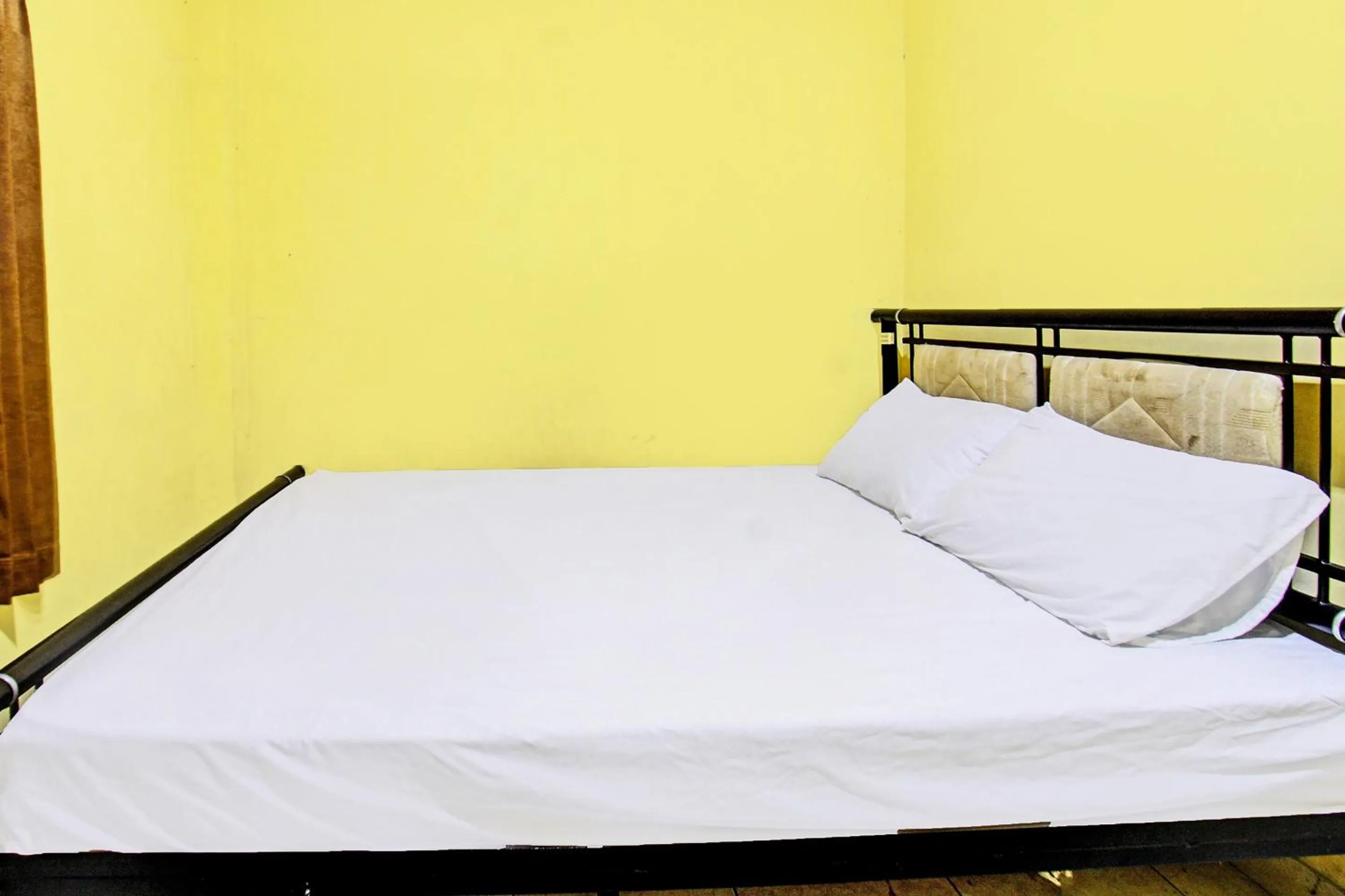 Bedroom, Bed in Hotel O Kos Agi Mataram Near Masjid Hissoh Al-Faham