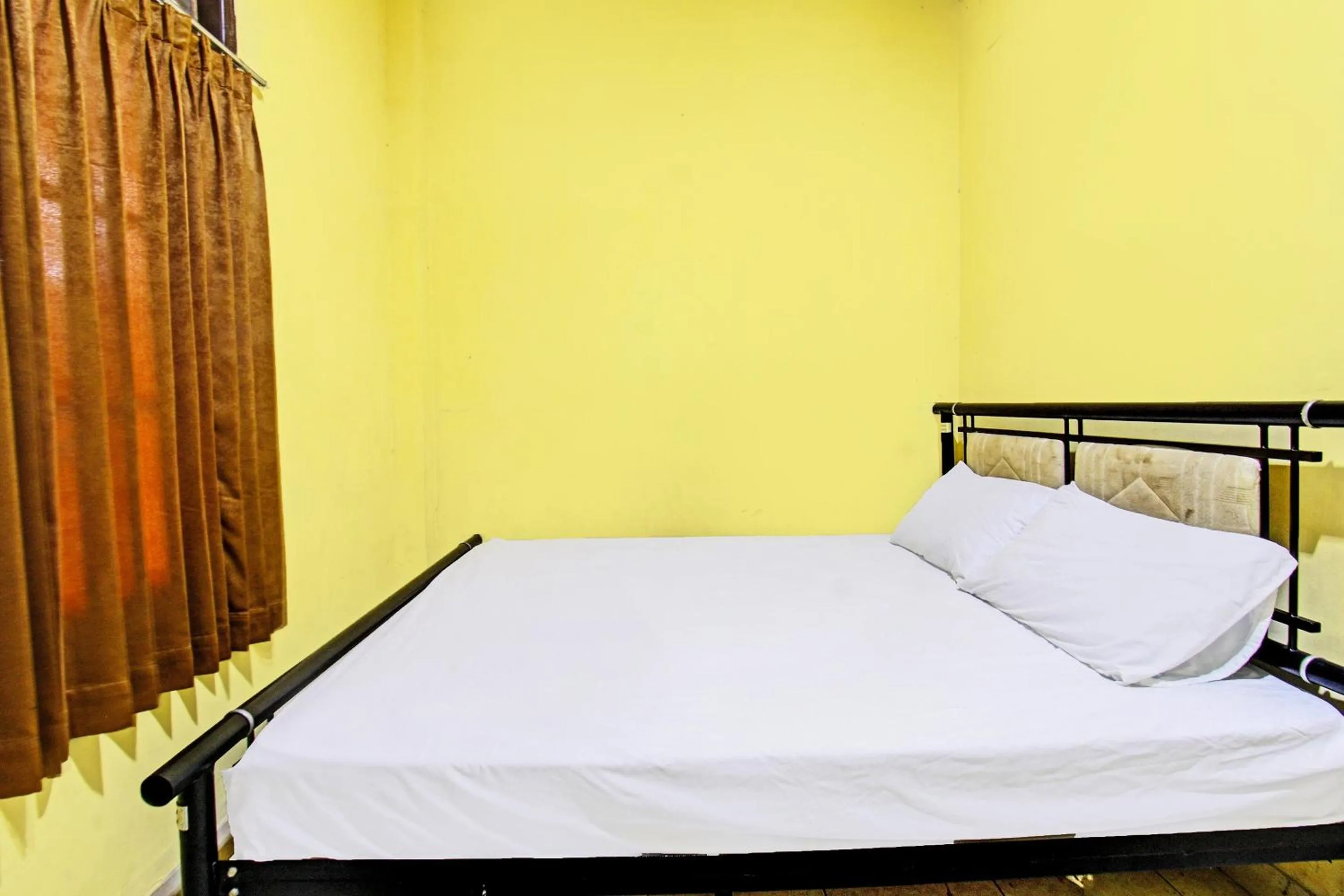 Bedroom, Bed in Hotel O Kos Agi Mataram Near Masjid Hissoh Al-Faham