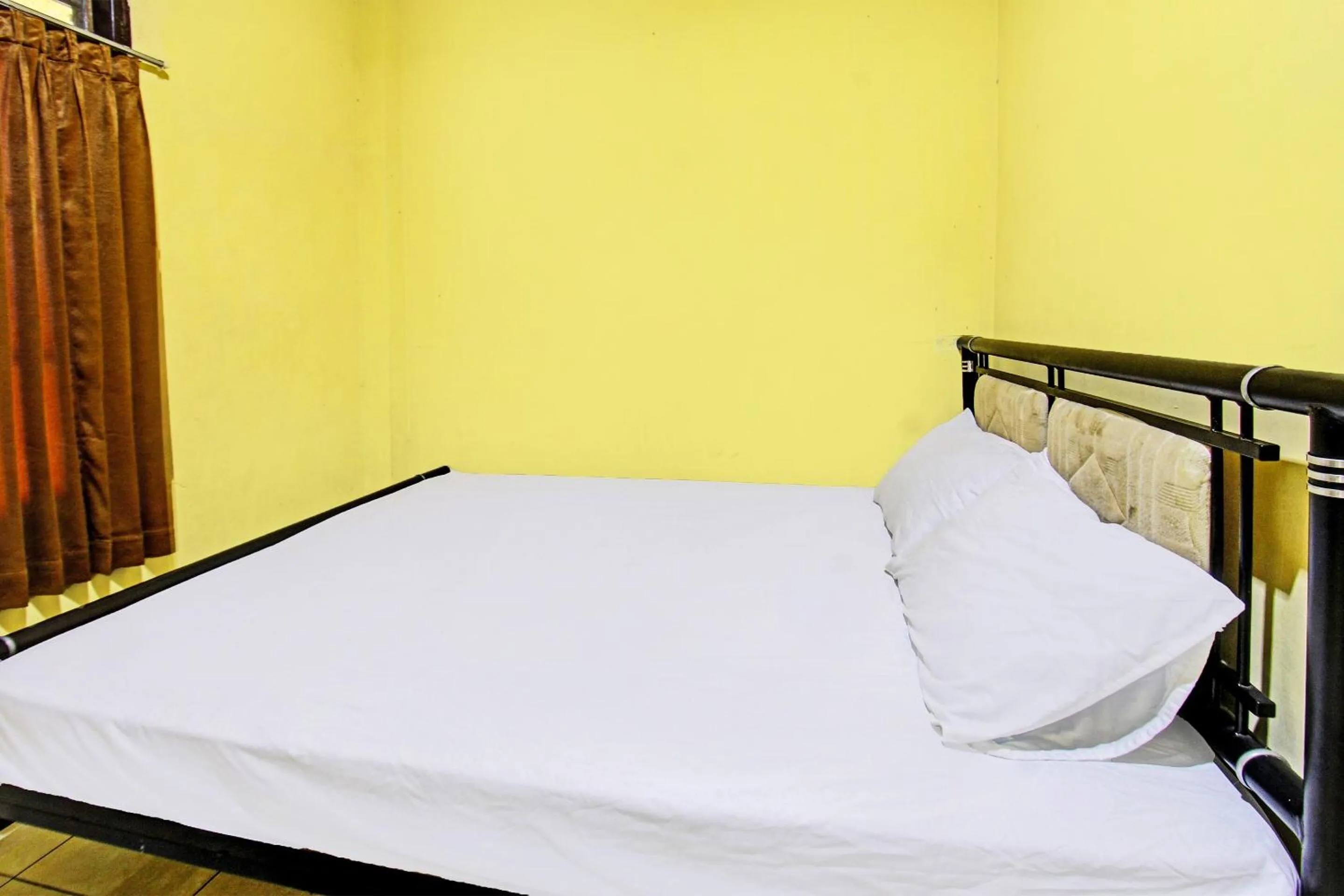 Bedroom, Bed in Hotel O Kos Agi Mataram Near Masjid Hissoh Al-Faham