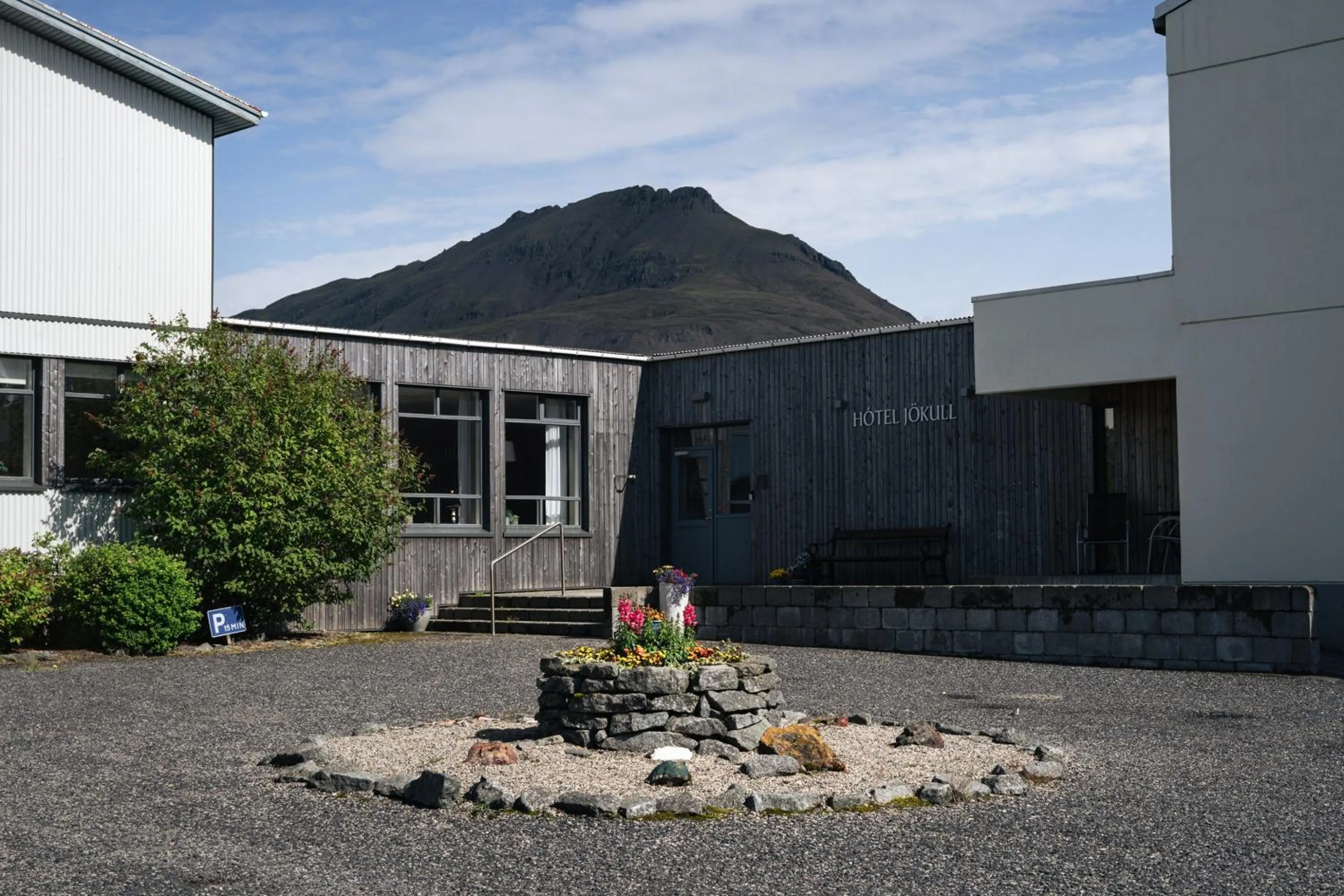 Facade/entrance in Hotel Jökull