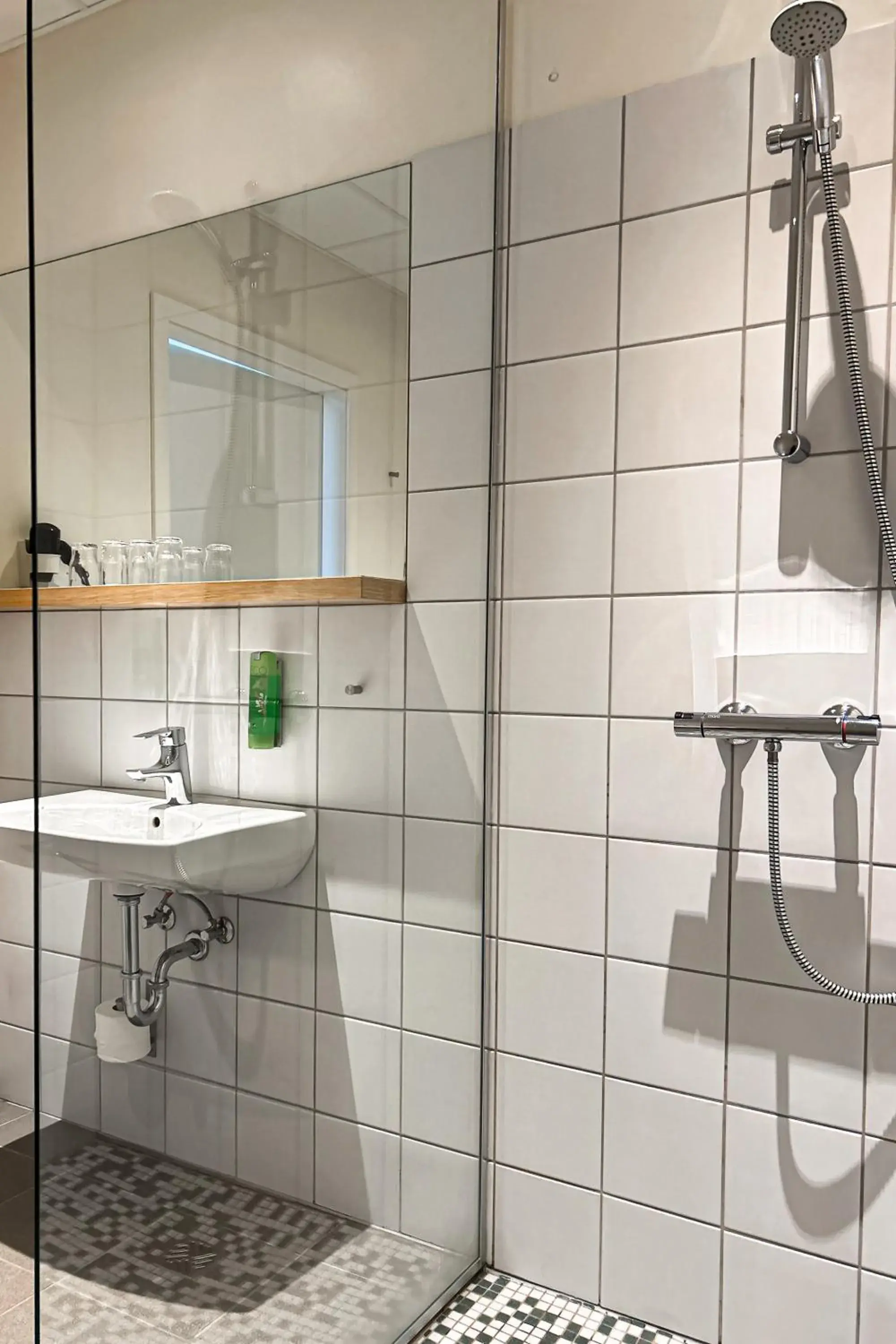 Quadruple Room with Bathroom in Hotel Jökull Quadruple Room with Bathroom in Hotel Jökull