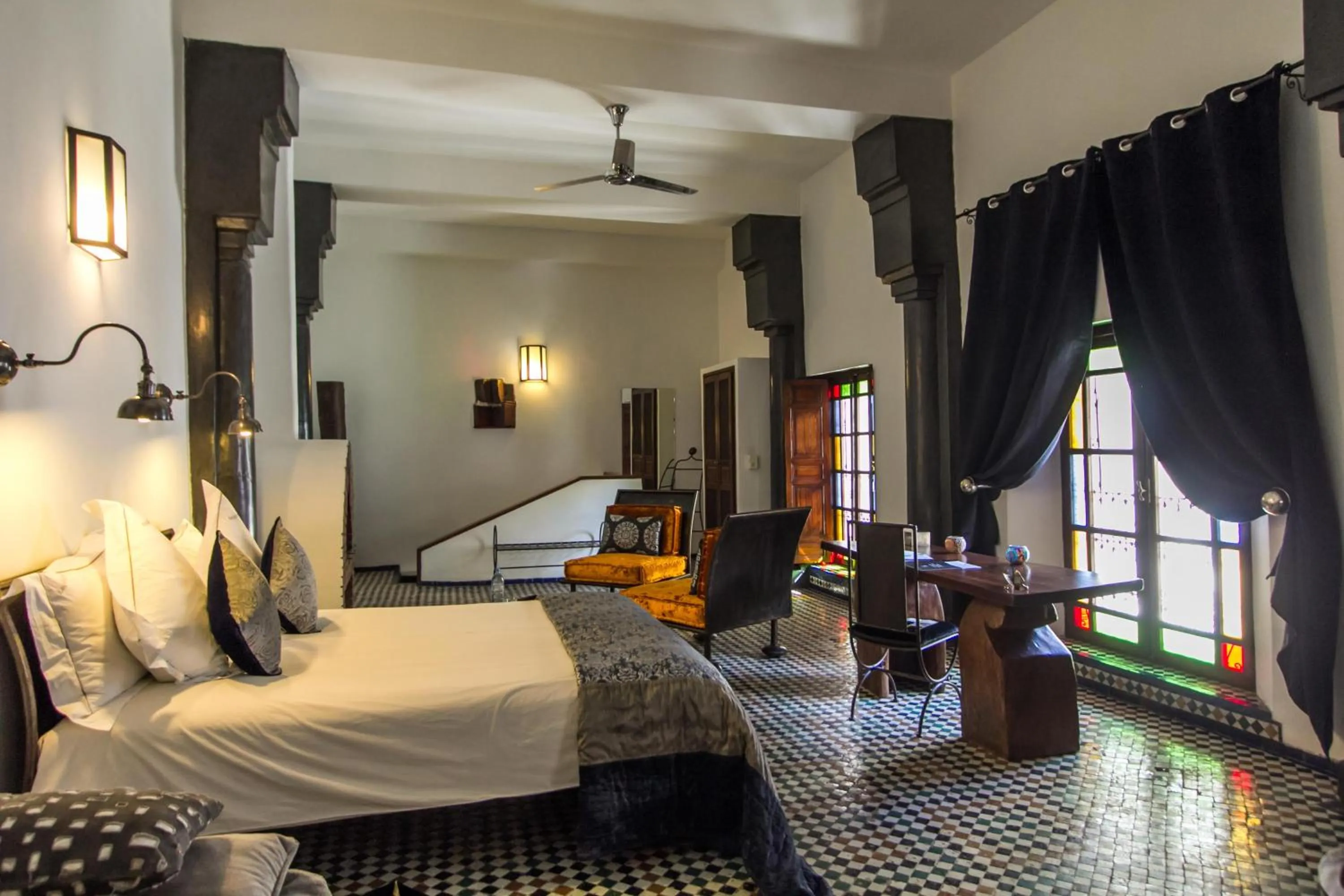 Photo of the whole room, Bed in Riad Laaroussa