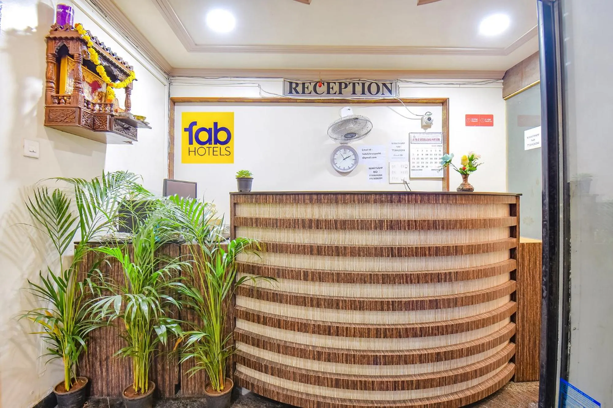 Lobby or reception in FabHotel Shreeyash Residency - Nr Spine City Mall