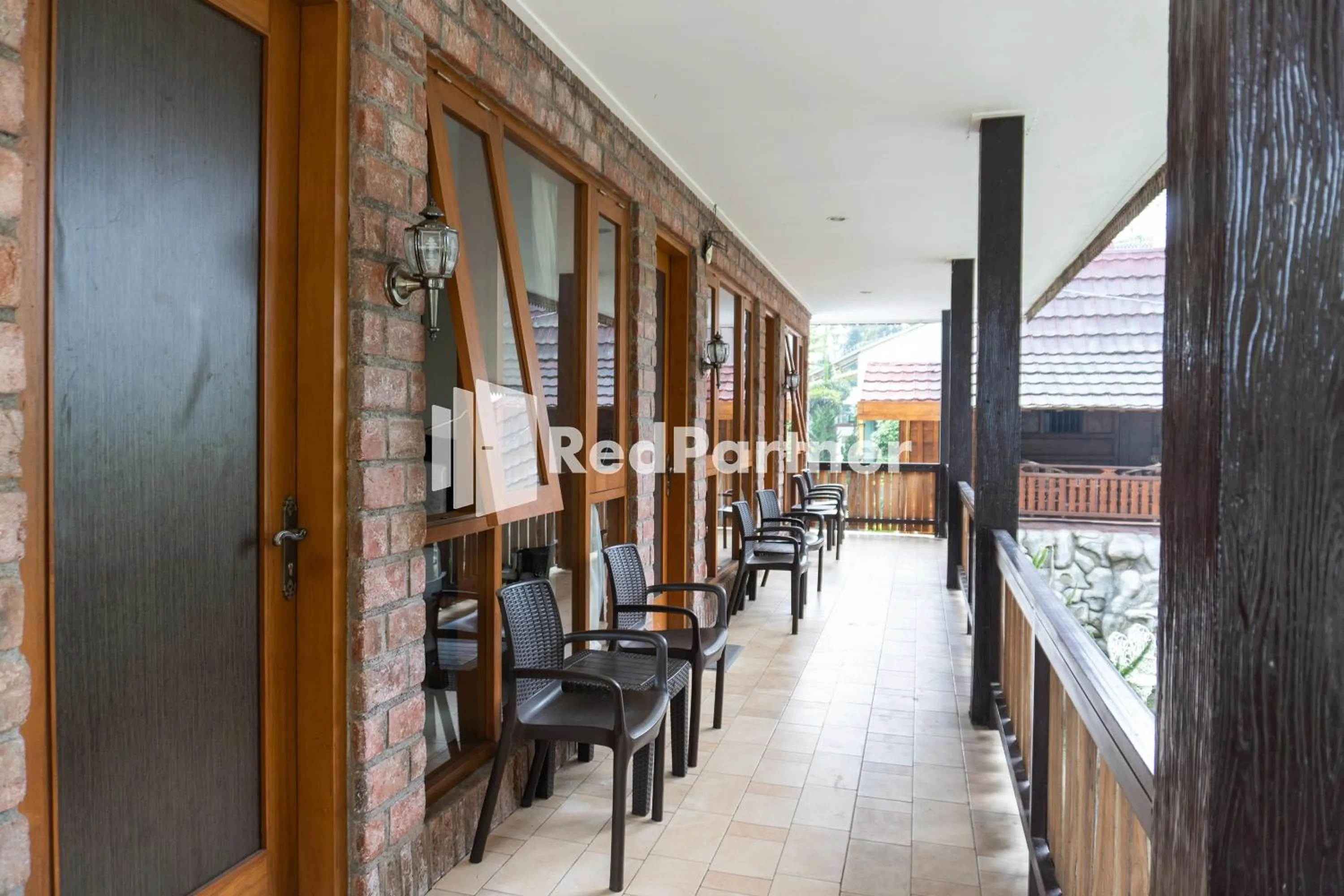 Balcony/Terrace in Javenir Hotel Tawangmangu Mitra RedDoorz