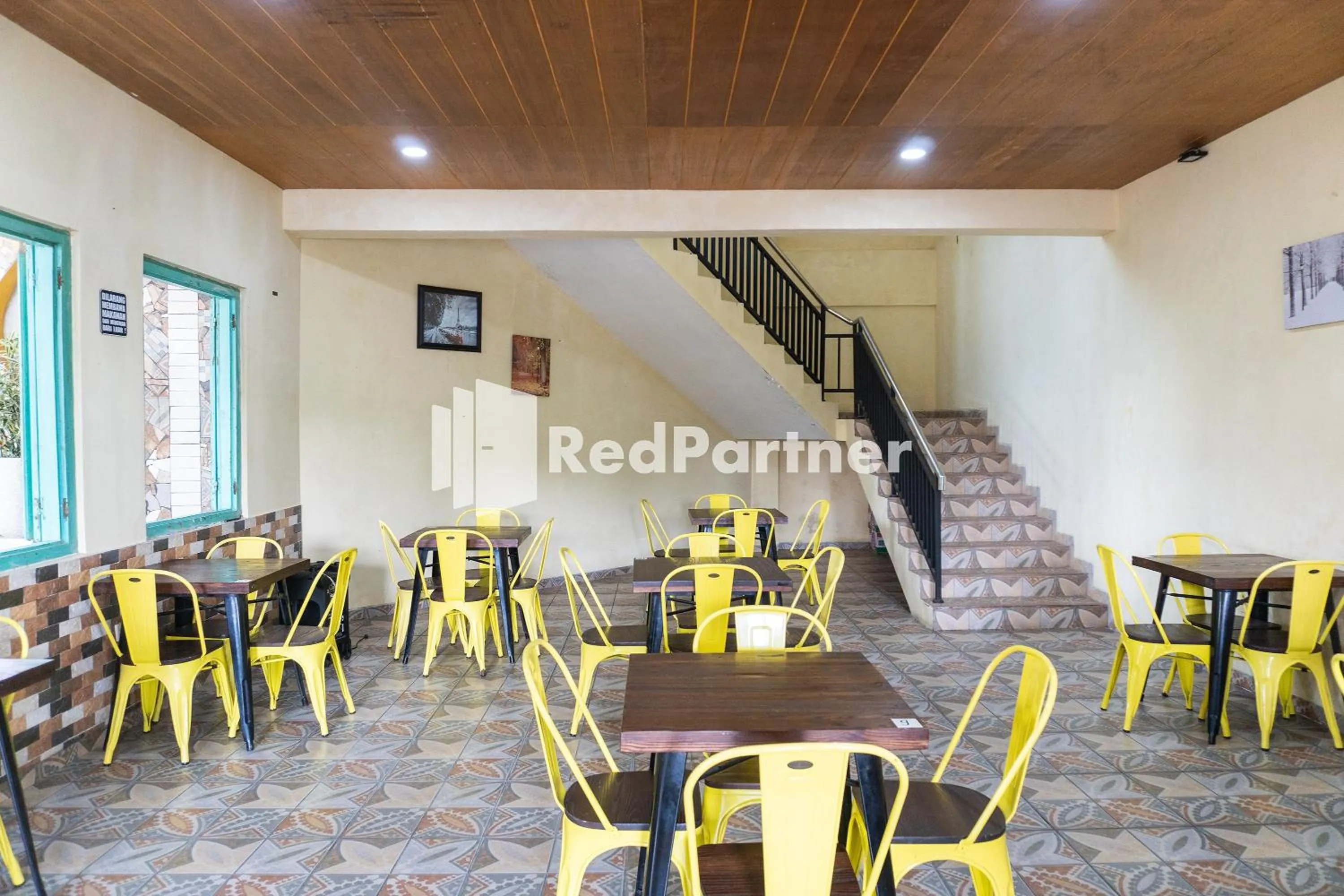 Living room in Javenir Hotel Tawangmangu Mitra RedDoorz