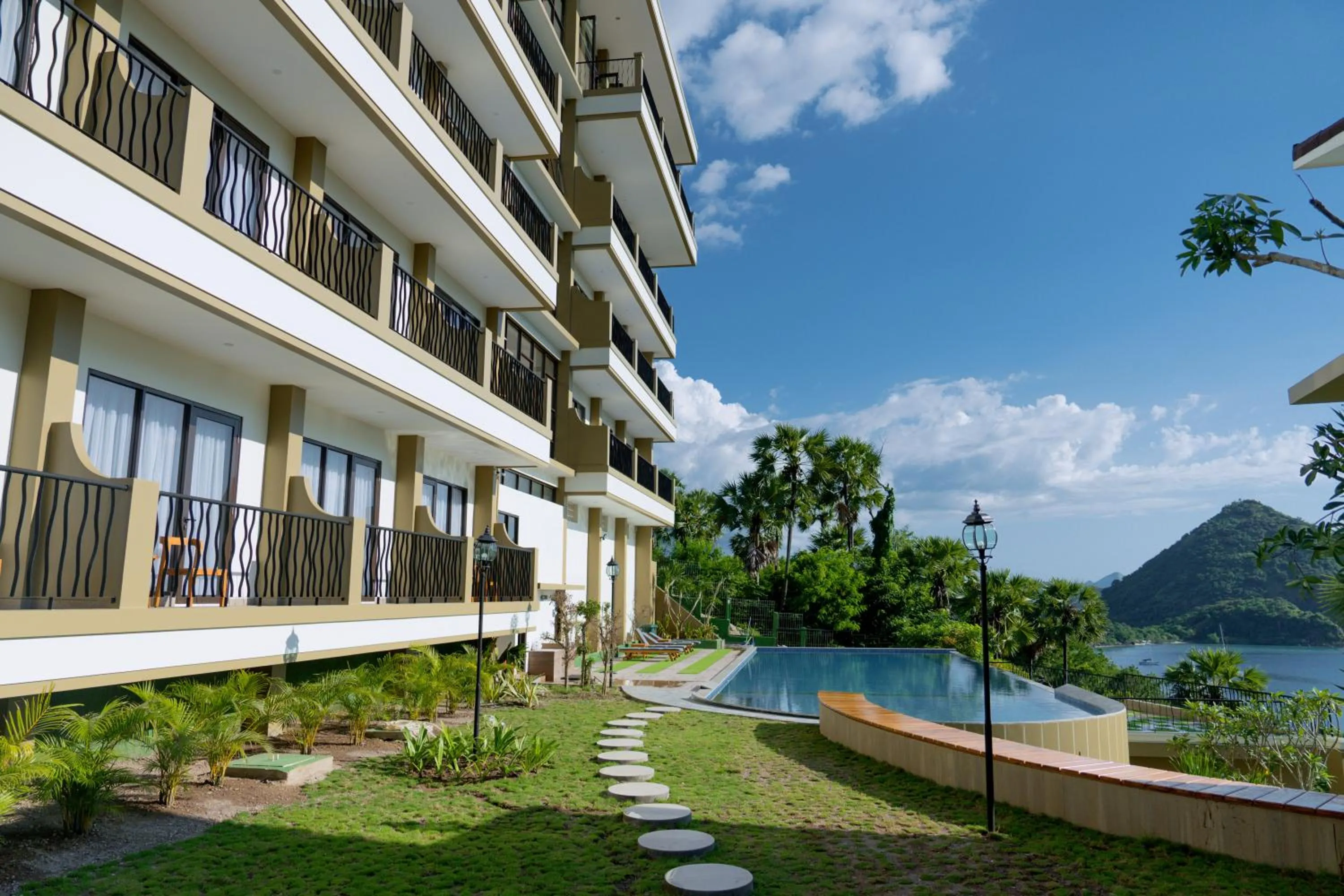 Swimming pool in Flamingo Bajo Waecicu