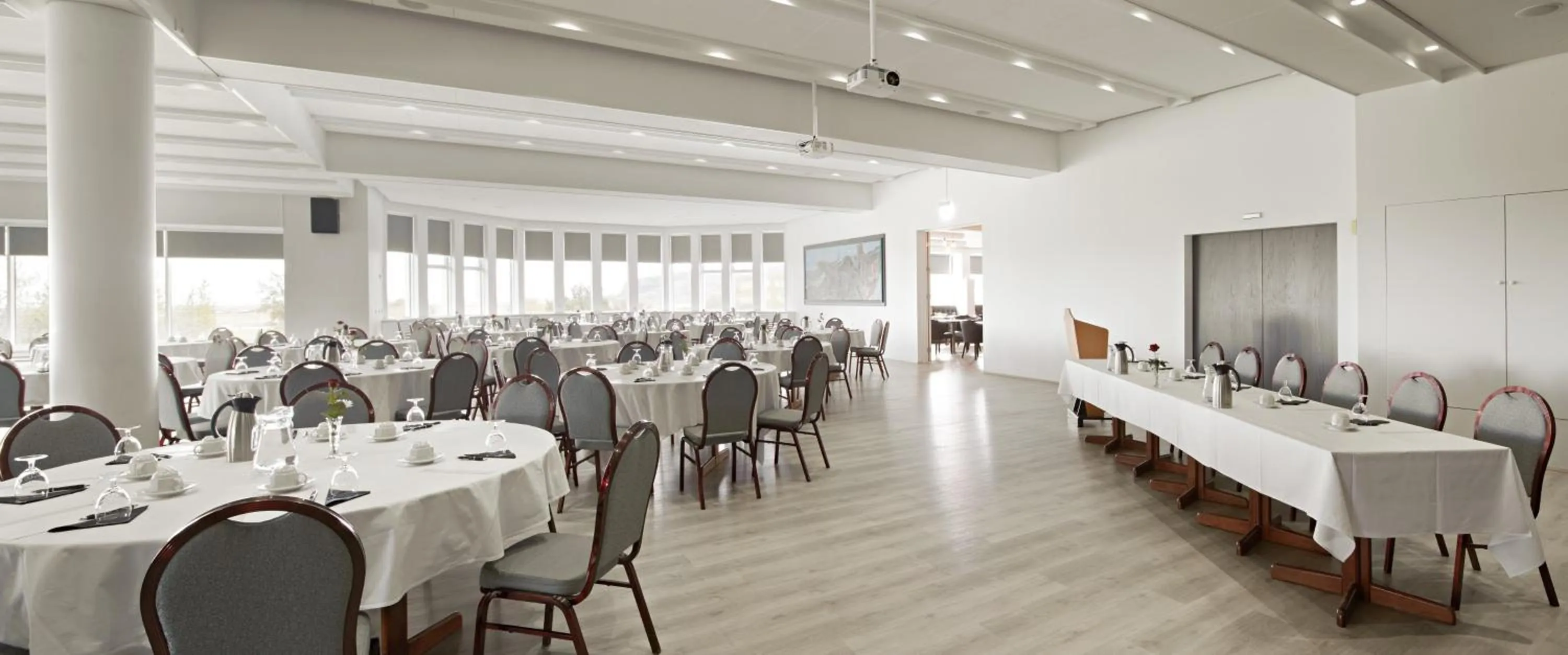 Restaurant/places to eat in Hotel Örk