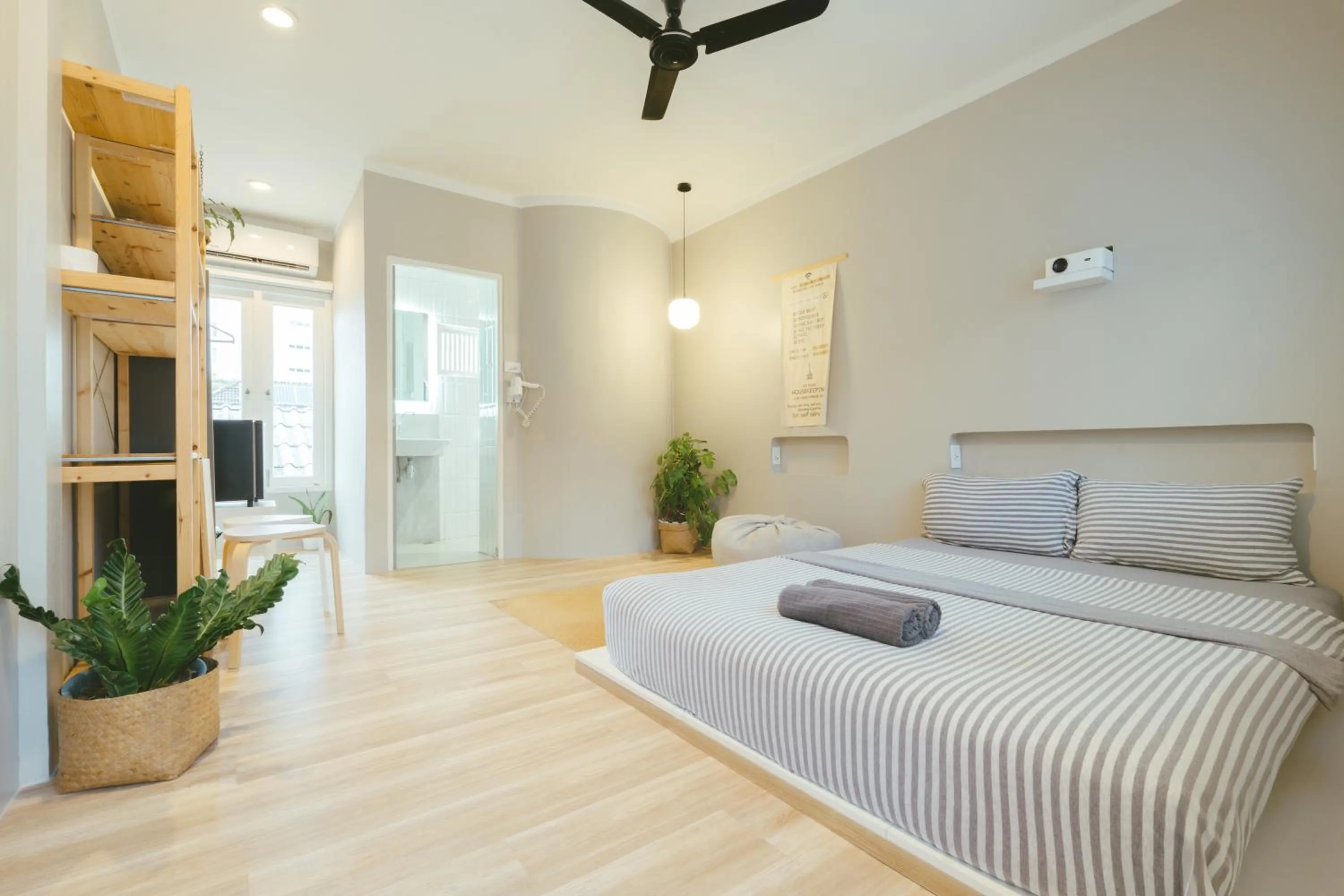 Bed in Dokdin's Family