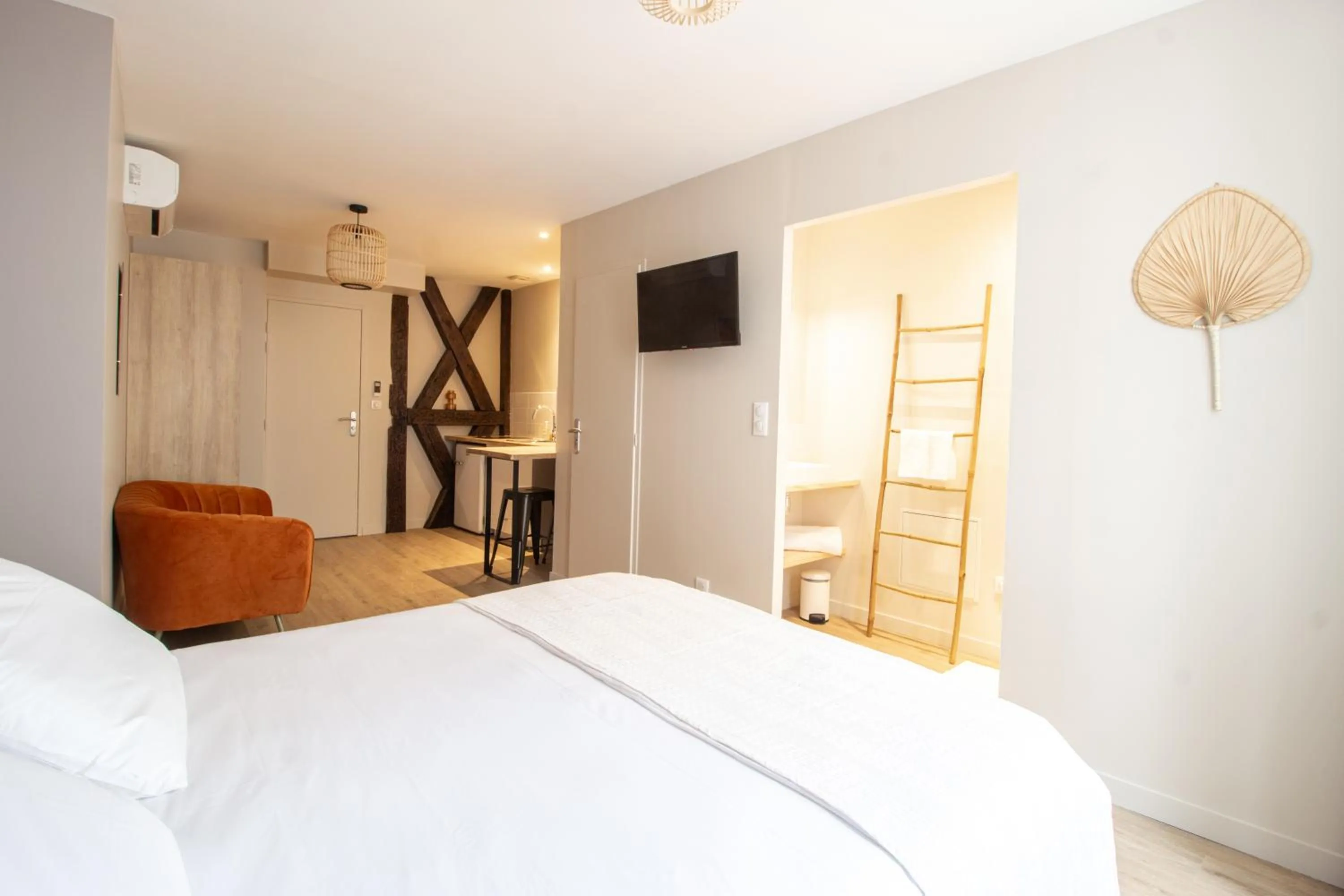 Bed in LE COURSARLON