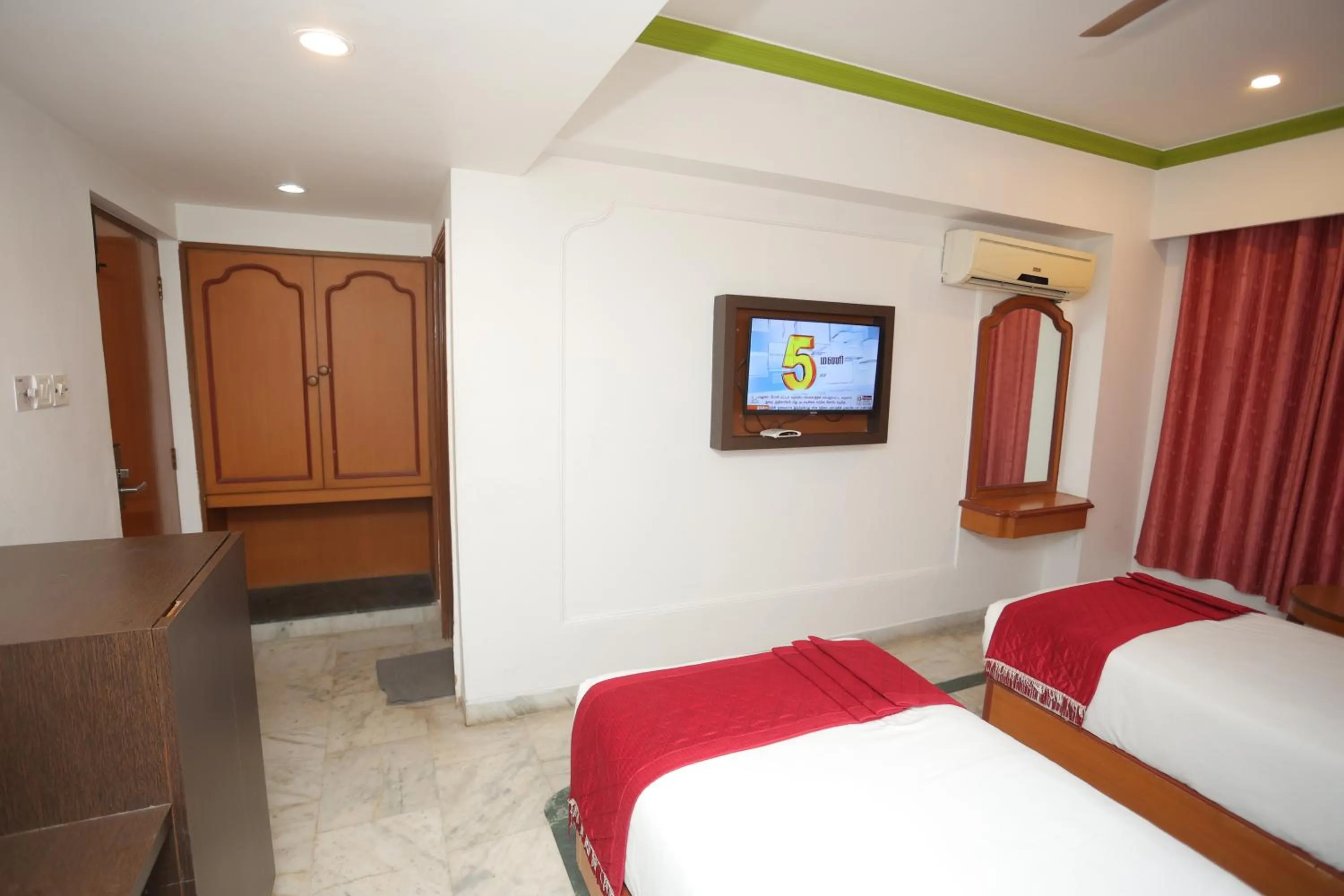 Bed in DFRONT GOLDEN PALACE